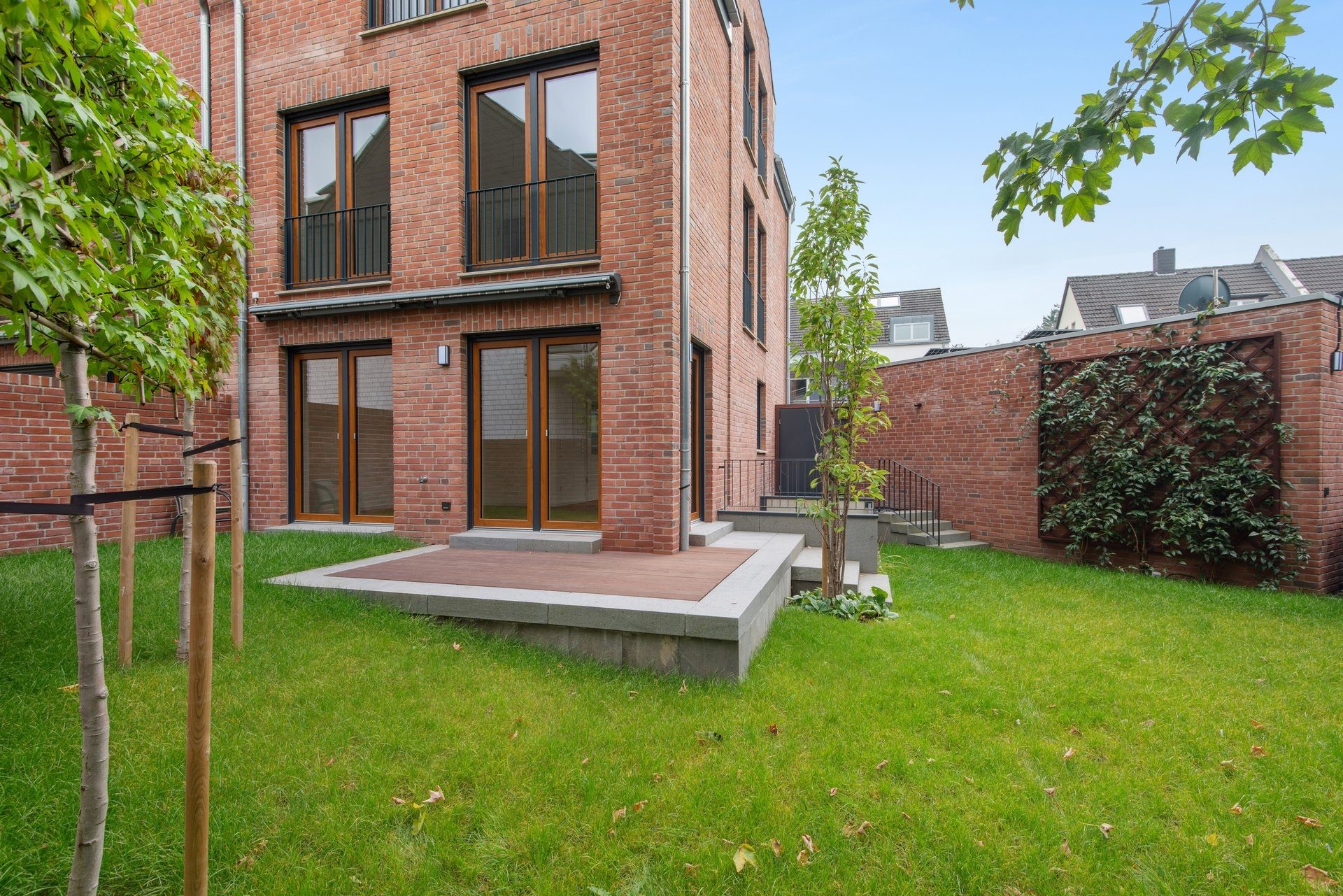 Böcker Wohnimmobilien - Immobilienangebot - Düsseldorf / Angermund - Alle - Sofort bezugsfertige, hochwertig ausgestattete Neubau Doppelhaushälfte