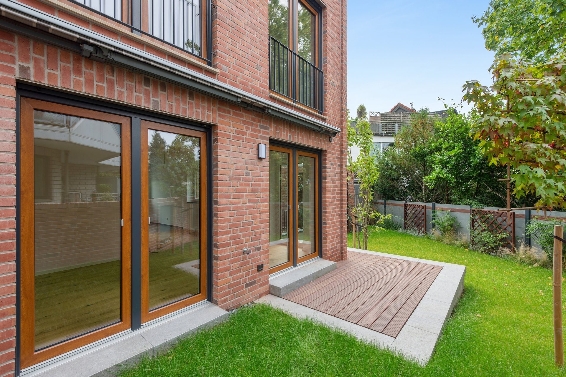 Böcker Wohnimmobilien - Immobilienangebot - Düsseldorf / Angermund - Alle - Sofort bezugsfertige, hochwertig ausgestattete Neubau Doppelhaushälfte