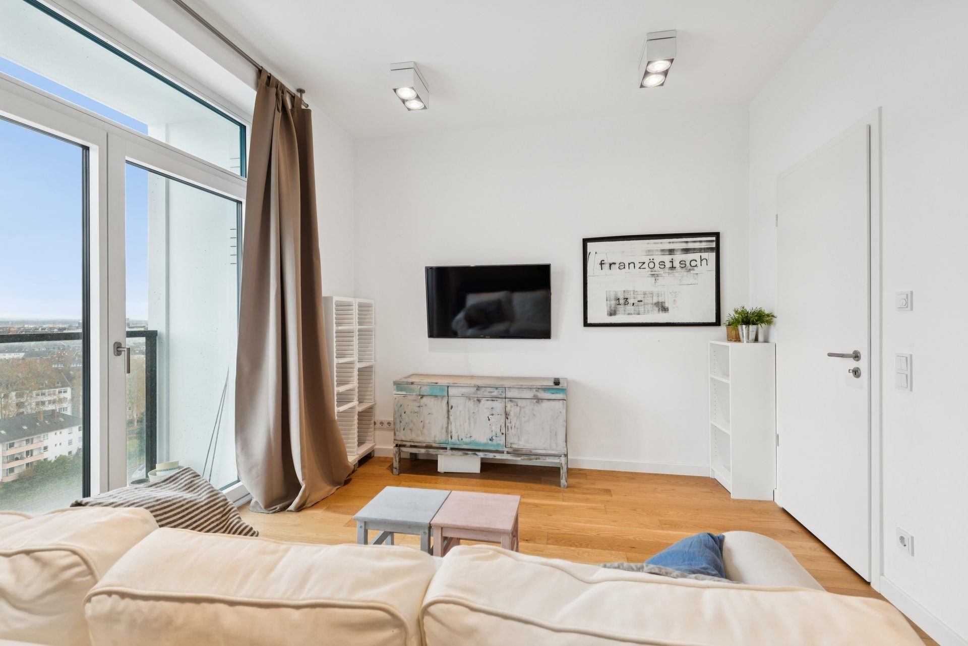 Böcker Wohnimmobilien - Immobilienangebot - Düsseldorf / Stadtmitte - Alle - Traumhafte Aussichten im 11. Obergeschoss