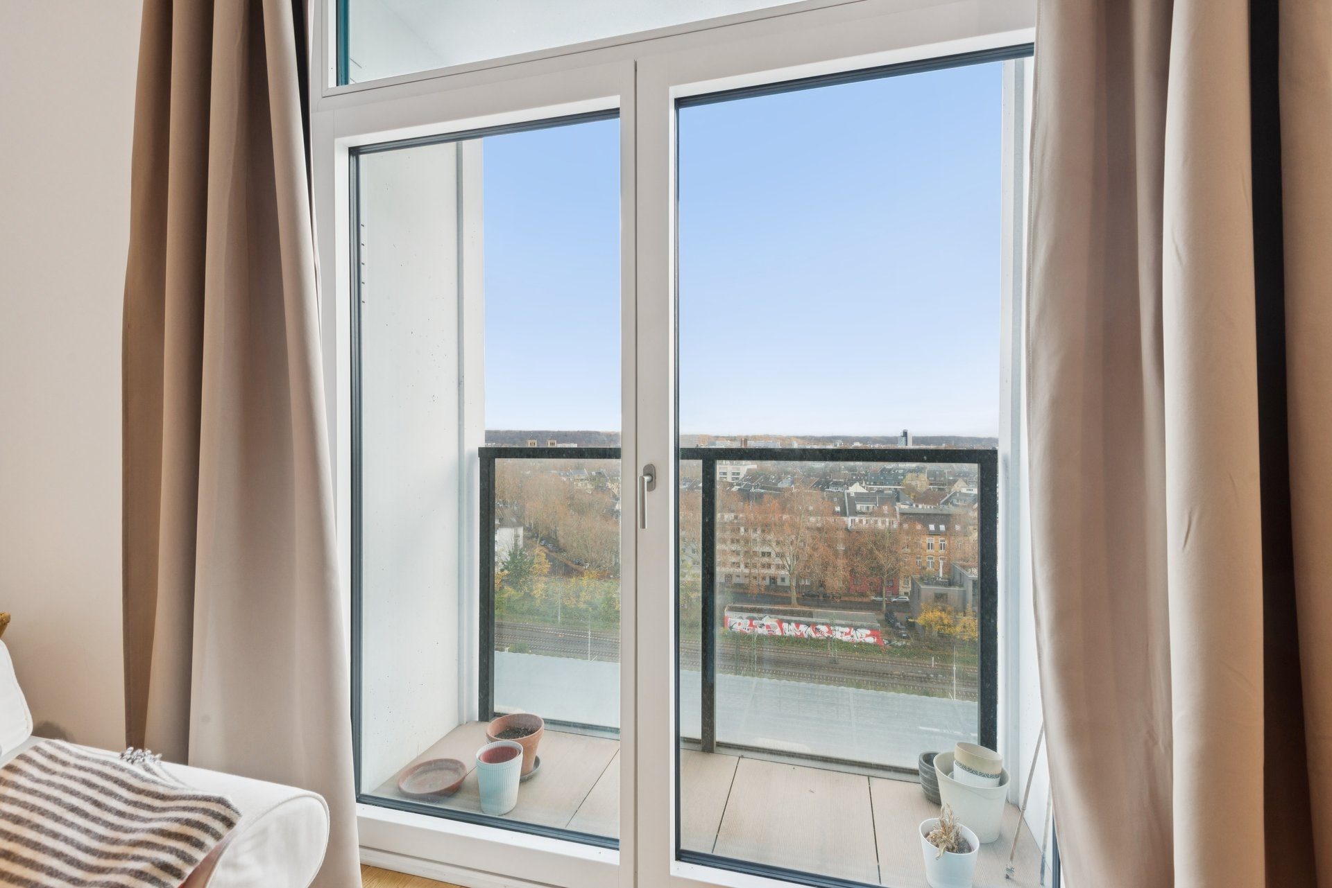 Böcker Wohnimmobilien - Immobilienangebot - Düsseldorf / Stadtmitte - Alle - Traumhafte Aussichten im 11. Obergeschoss