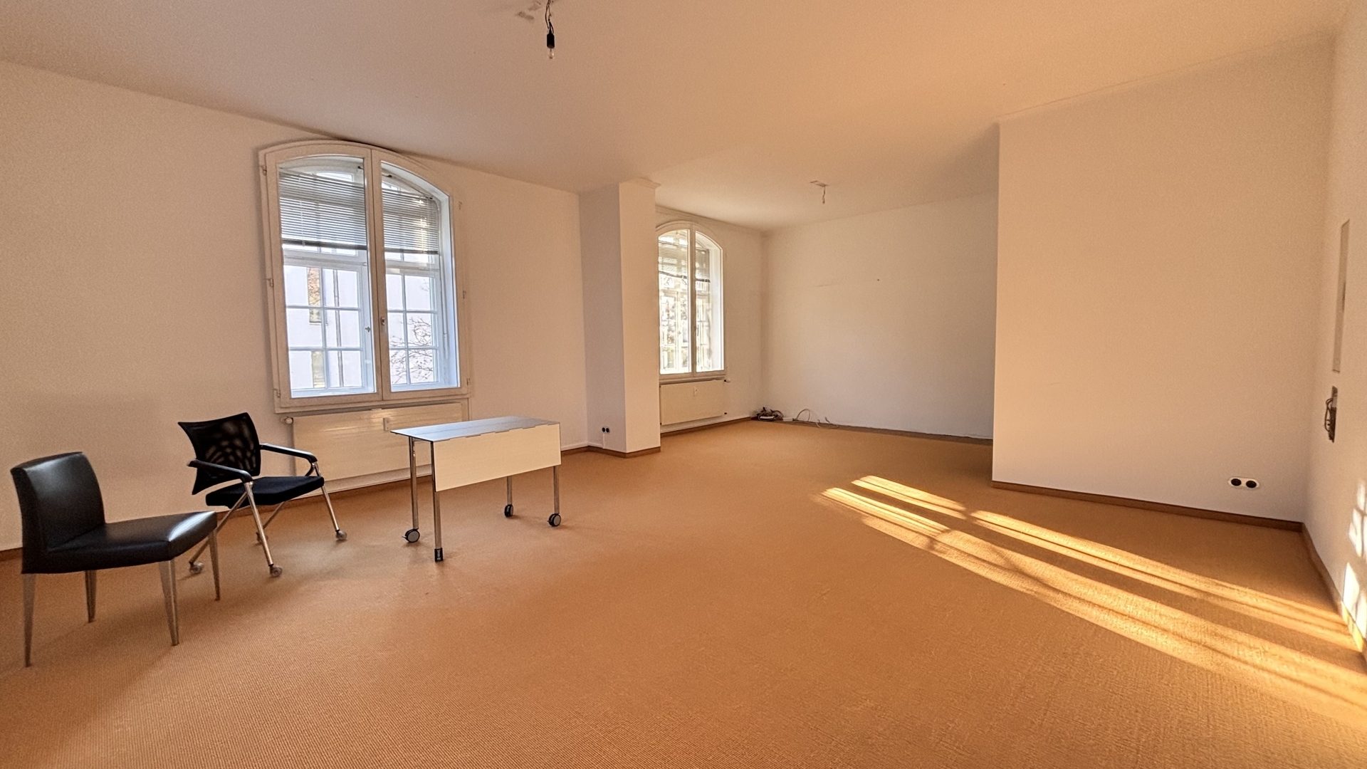 Böcker Wohnimmobilien - Immobilienangebot - Düsseldorf / Kaiserswerth - Alle - Exklusives Erdgeschossbüro in bester Lage in einem repräsentativen Anwesen