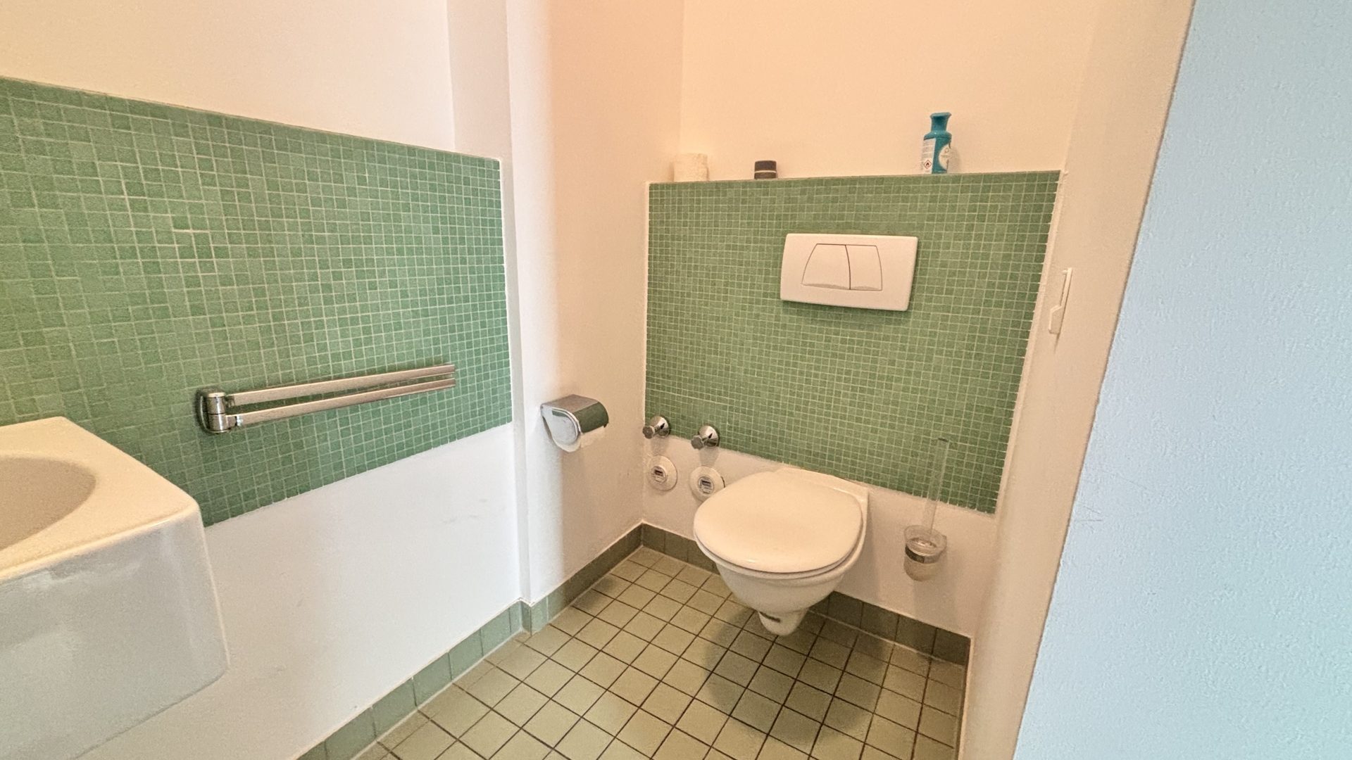 Böcker Wohnimmobilien - Immobilienangebot - Düsseldorf / Kaiserswerth - Alle - Exklusives Erdgeschossbüro in bester Lage in einem repräsentativen Anwesen