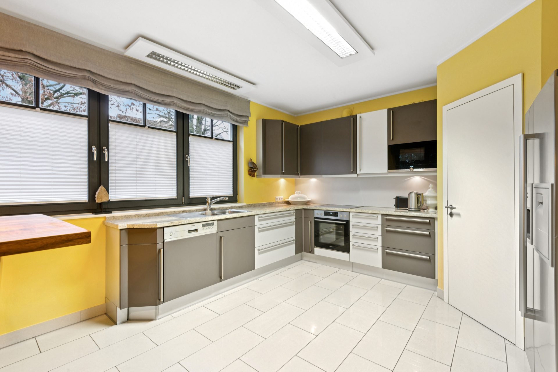Böcker Wohnimmobilien - Immobilienangebot - Düsseldorf / Wittlaer - Alle - Luxusimmobilie für den Familientraum in Wittlaer