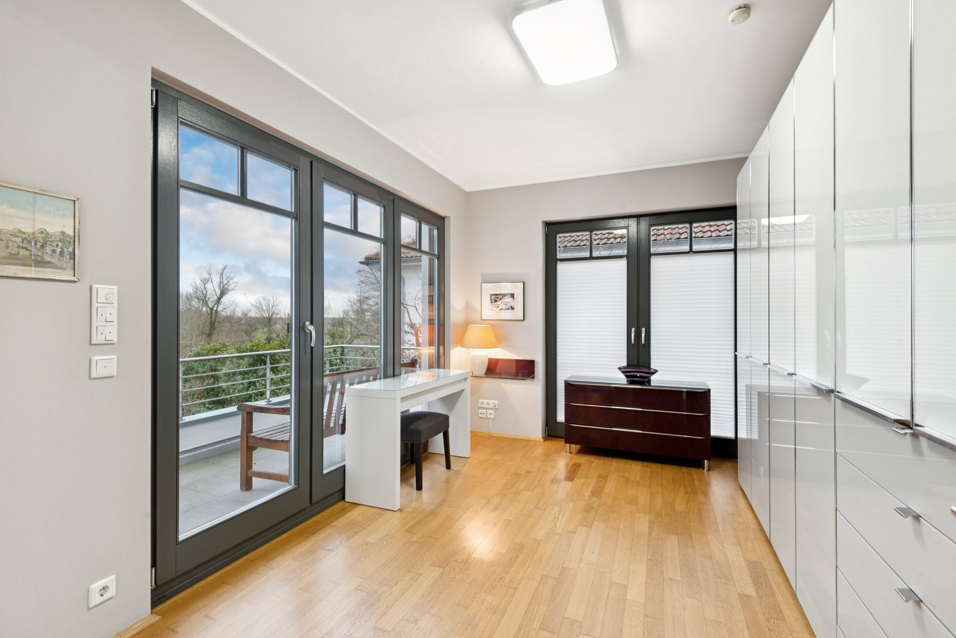 Böcker Wohnimmobilien - Immobilienangebot - Düsseldorf / Wittlaer - Alle - Luxusimmobilie für den Familientraum in Wittlaer