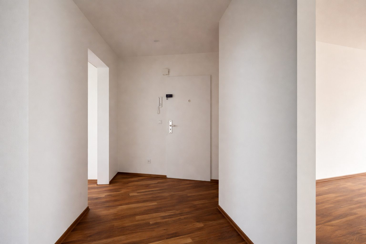 Böcker Wohnimmobilien - Immobilienangebot - Duisburg / Großenbaum - Alle - 2,5 Zimmer-Wohnung mit neuer hochwertiger EBK zum Erstbezug nach vollständiger Renovierung