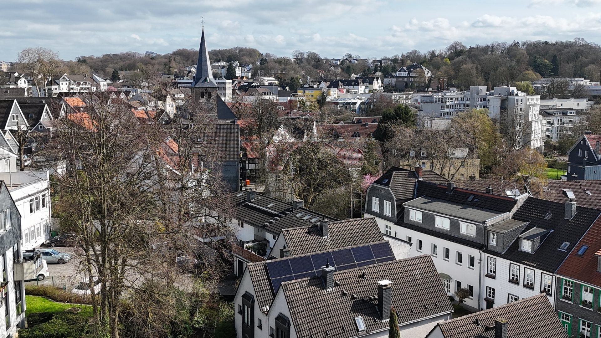 Böcker Wohnimmobilien - Immobilienangebot - Wülfrath - Alle - Zentral, modernisiert, nachgefragt