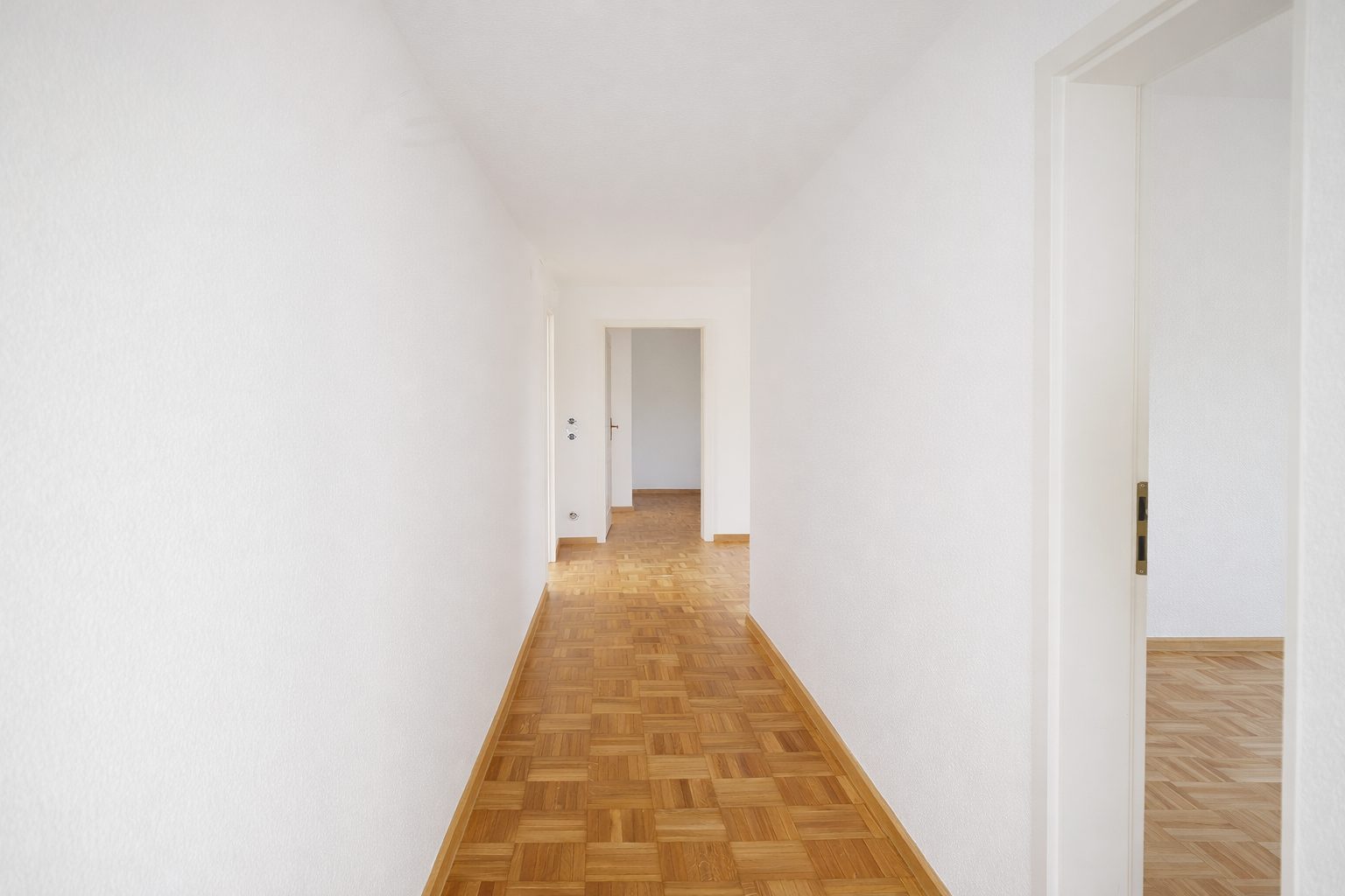Böcker Wohnimmobilien - Immobilienangebot - Düsseldorf / Wittlaer - Alle - Gute Lage in Wittlaer: Freistehendes Einfamilienhaus mit Garten