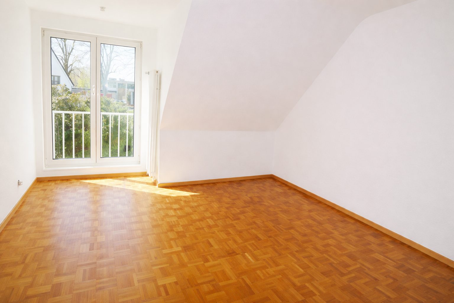 Böcker Wohnimmobilien - Immobilienangebot - Düsseldorf / Wittlaer - Alle - Gute Lage in Wittlaer: Freistehendes Einfamilienhaus mit Garten