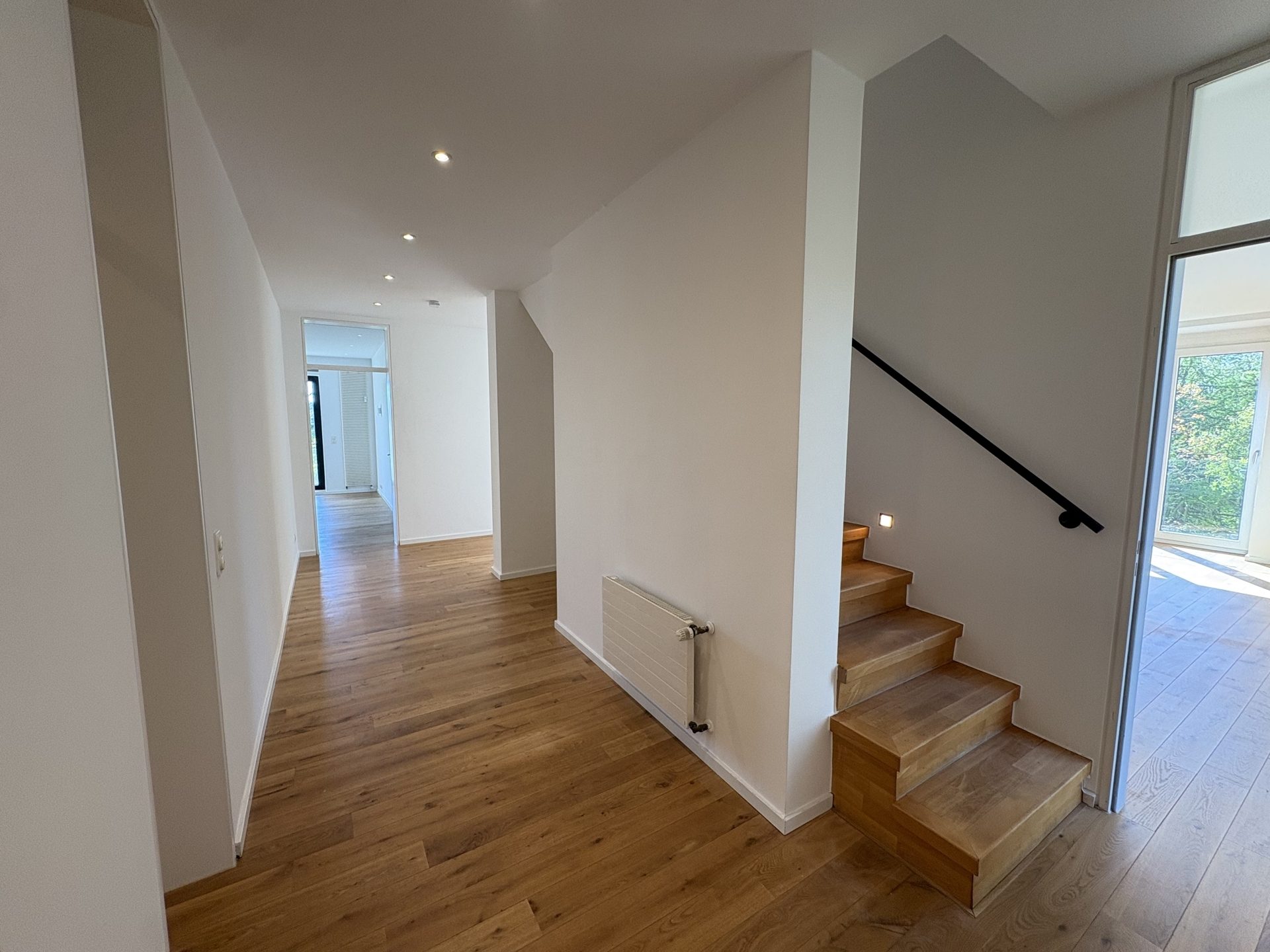 Böcker Wohnimmobilien - Immobilienangebot - Düsseldorf / Kaiserswerth - Alle - Attraktive Wohnung mit viel Platz und Blick in die Rheinauen
