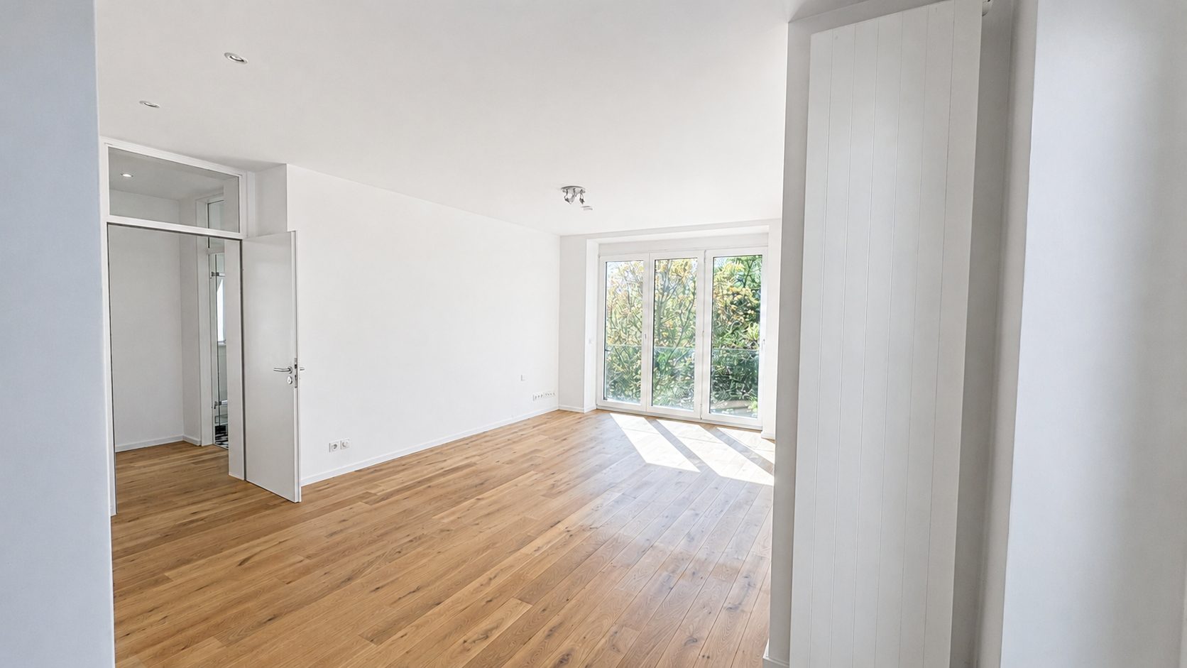 Böcker Wohnimmobilien - Immobilienangebot - Düsseldorf / Kaiserswerth - Alle - Attraktive Wohnung mit viel Platz und Blick in die Rheinauen