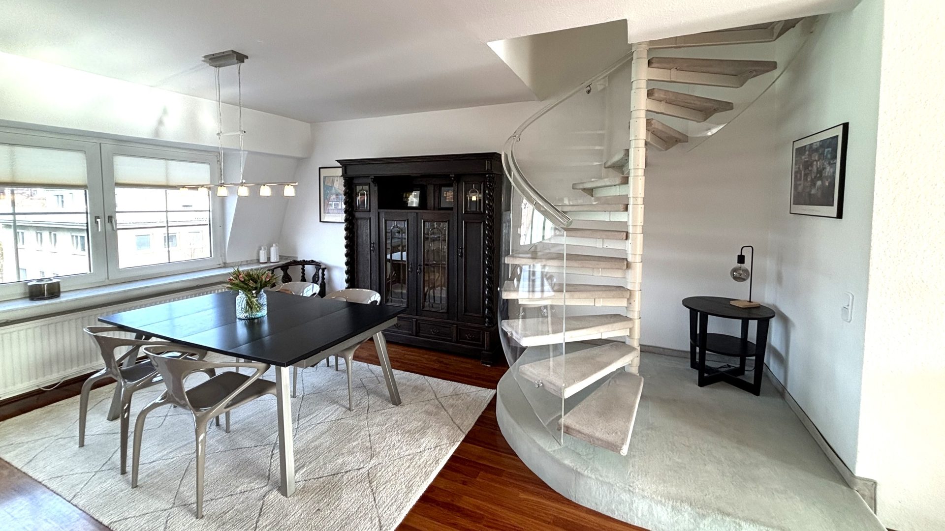 Böcker Wohnimmobilien - Immobilienangebot - Düsseldorf / Golzheim - Alle - Maisonette-Penthouse-Wohnung mit direktem Fahrstuhlzugang und zwei Dachterrassen