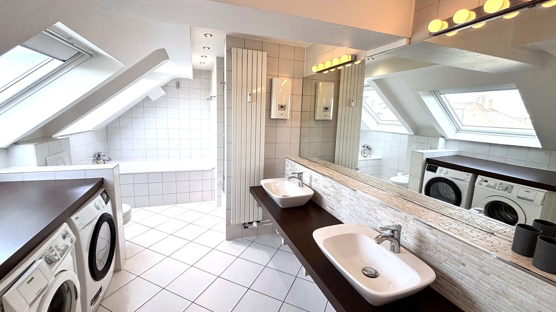 Böcker Wohnimmobilien - Immobilienangebot - Düsseldorf / Golzheim - Alle - Maisonette-Penthouse-Wohnung mit direktem Fahrstuhlzugang und zwei Dachterrassen