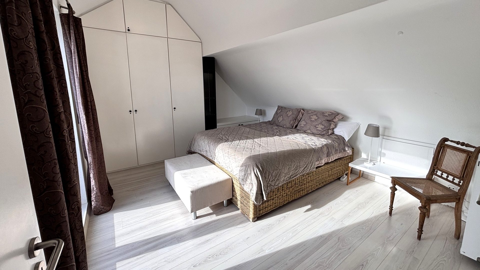 Böcker Wohnimmobilien - Immobilienangebot - Düsseldorf / Golzheim - Alle - Maisonette-Penthouse-Wohnung mit direktem Fahrstuhlzugang und zwei Dachterrassen