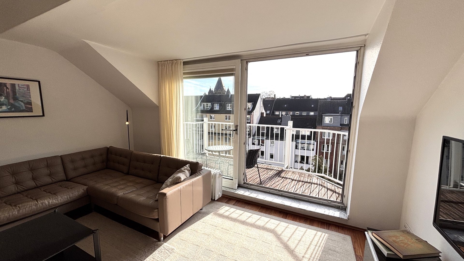 Böcker Wohnimmobilien - Immobilienangebot - Düsseldorf / Golzheim - Alle - Maisonette-Penthouse-Wohnung mit direktem Fahrstuhlzugang und zwei Dachterrassen