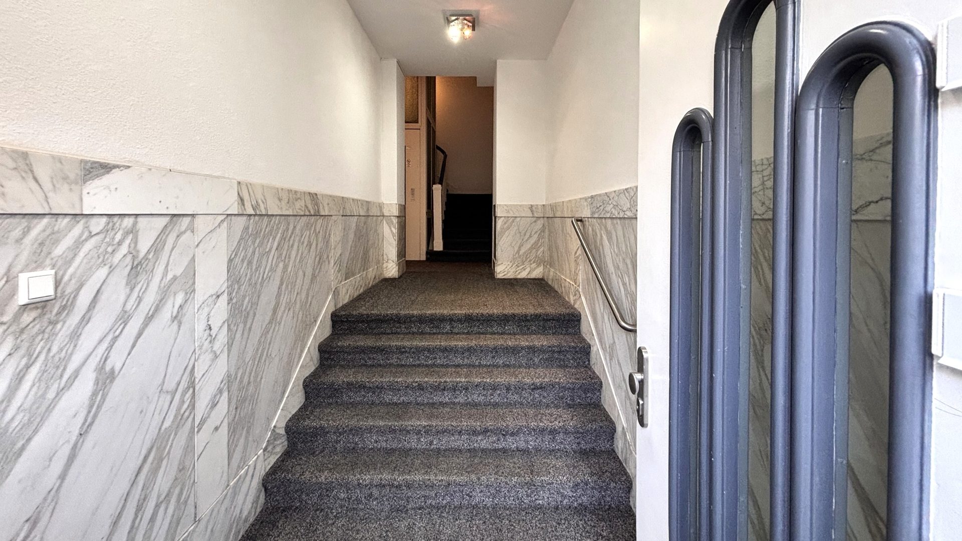 Böcker Wohnimmobilien - Immobilienangebot - Düsseldorf / Golzheim - Alle - Maisonette-Penthouse-Wohnung mit direktem Fahrstuhlzugang und zwei Dachterrassen