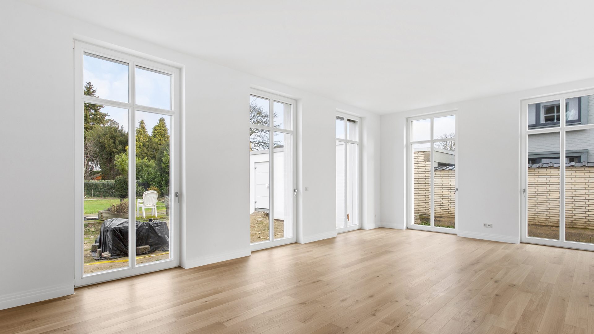 Böcker Wohnimmobilien - Immobilienangebot - Meerbusch - Alle - Exklusive Doppelhaushälfte mit luxuriöser Ausstattung, Einbauküche und eigenem Garten!