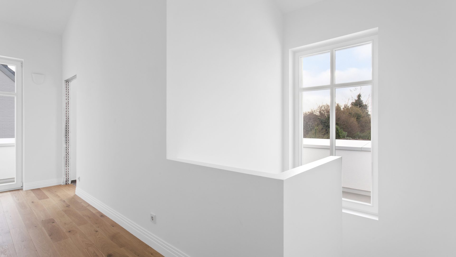 Böcker Wohnimmobilien - Immobilienangebot - Meerbusch - Alle - Exklusive Doppelhaushälfte mit luxuriöser Ausstattung, Einbauküche und eigenem Garten!