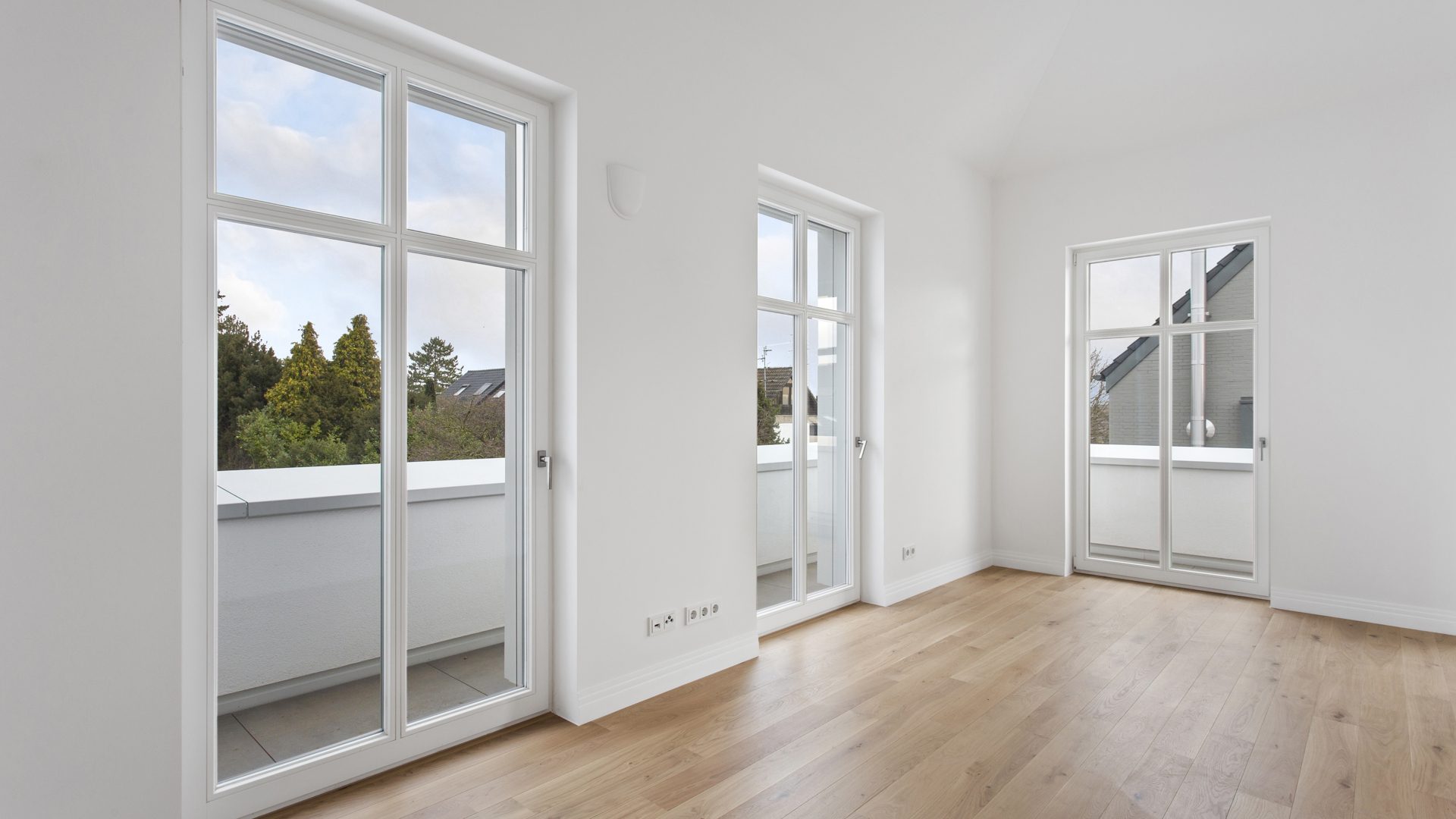 Böcker Wohnimmobilien - Immobilienangebot - Meerbusch - Alle - Exklusive Doppelhaushälfte mit luxuriöser Ausstattung, Einbauküche und eigenem Garten!