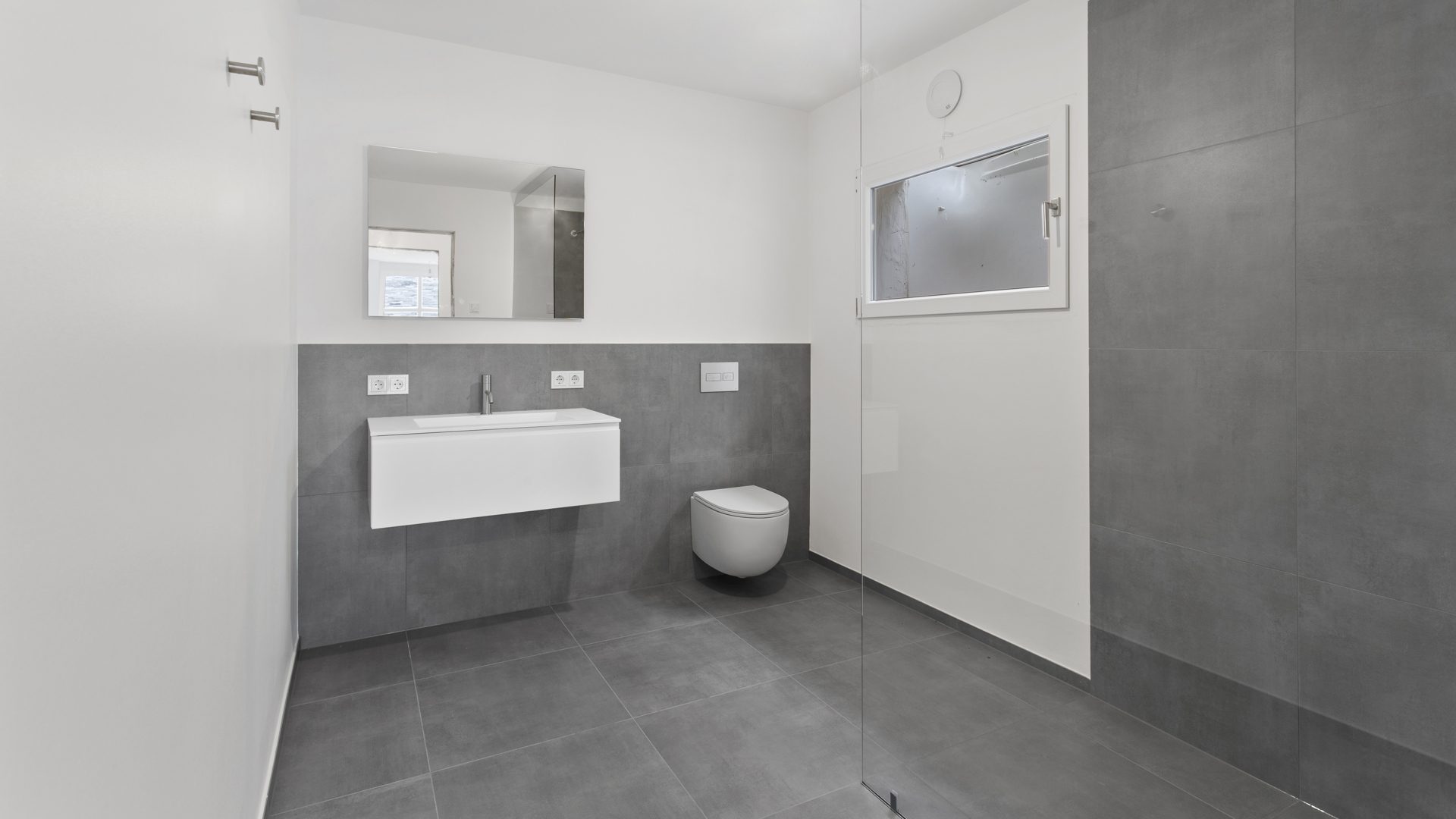 Böcker Wohnimmobilien - Immobilienangebot - Meerbusch - Alle - Exklusive Doppelhaushälfte mit luxuriöser Ausstattung, Einbauküche und eigenem Garten!