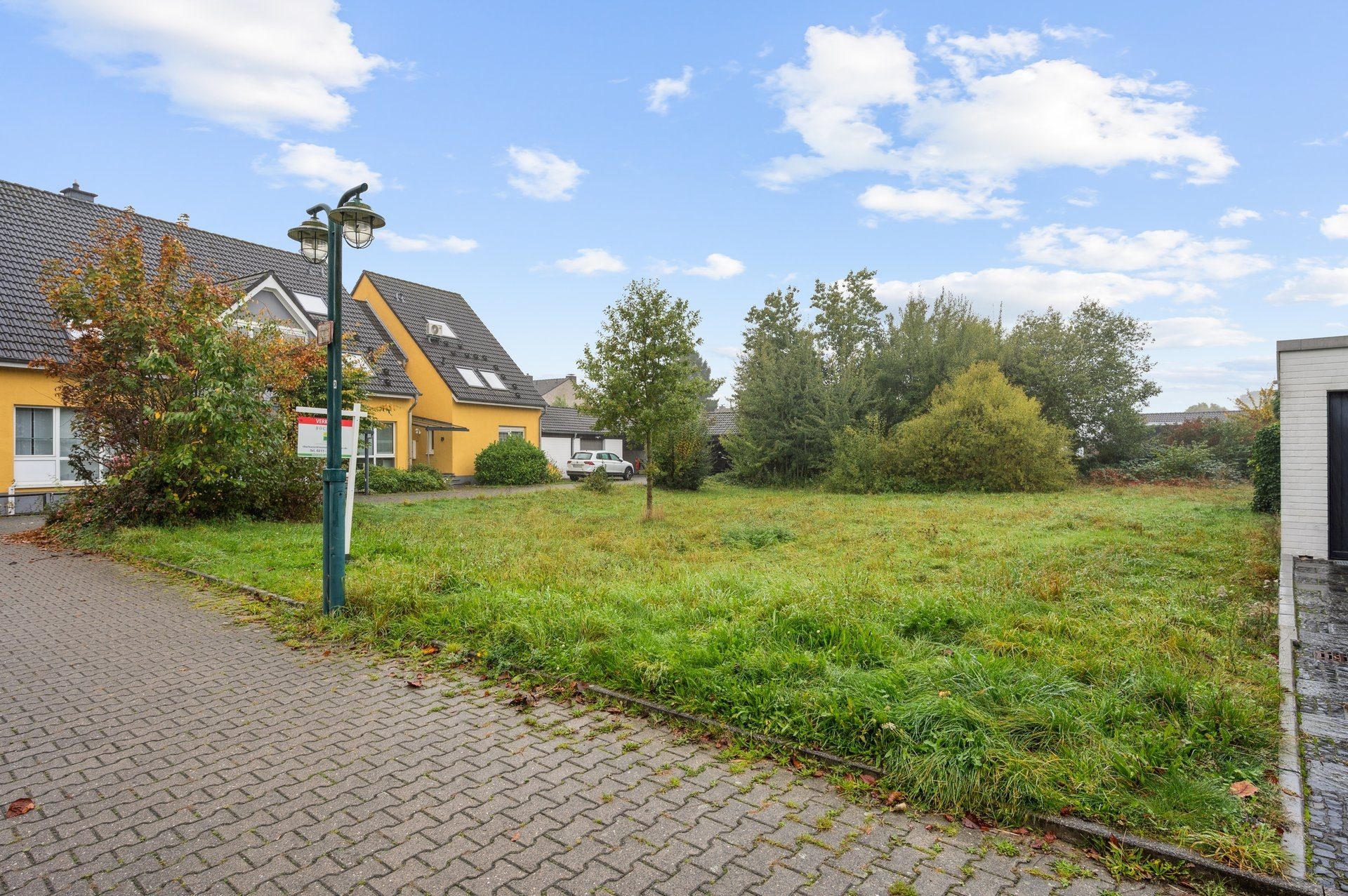 Böcker Wohnimmobilien - Immobilienangebot - Krefeld / Traar - Alle - Grundstück in Krefeld-Traar – Raum für Ideen, Wohnen und Entwicklung