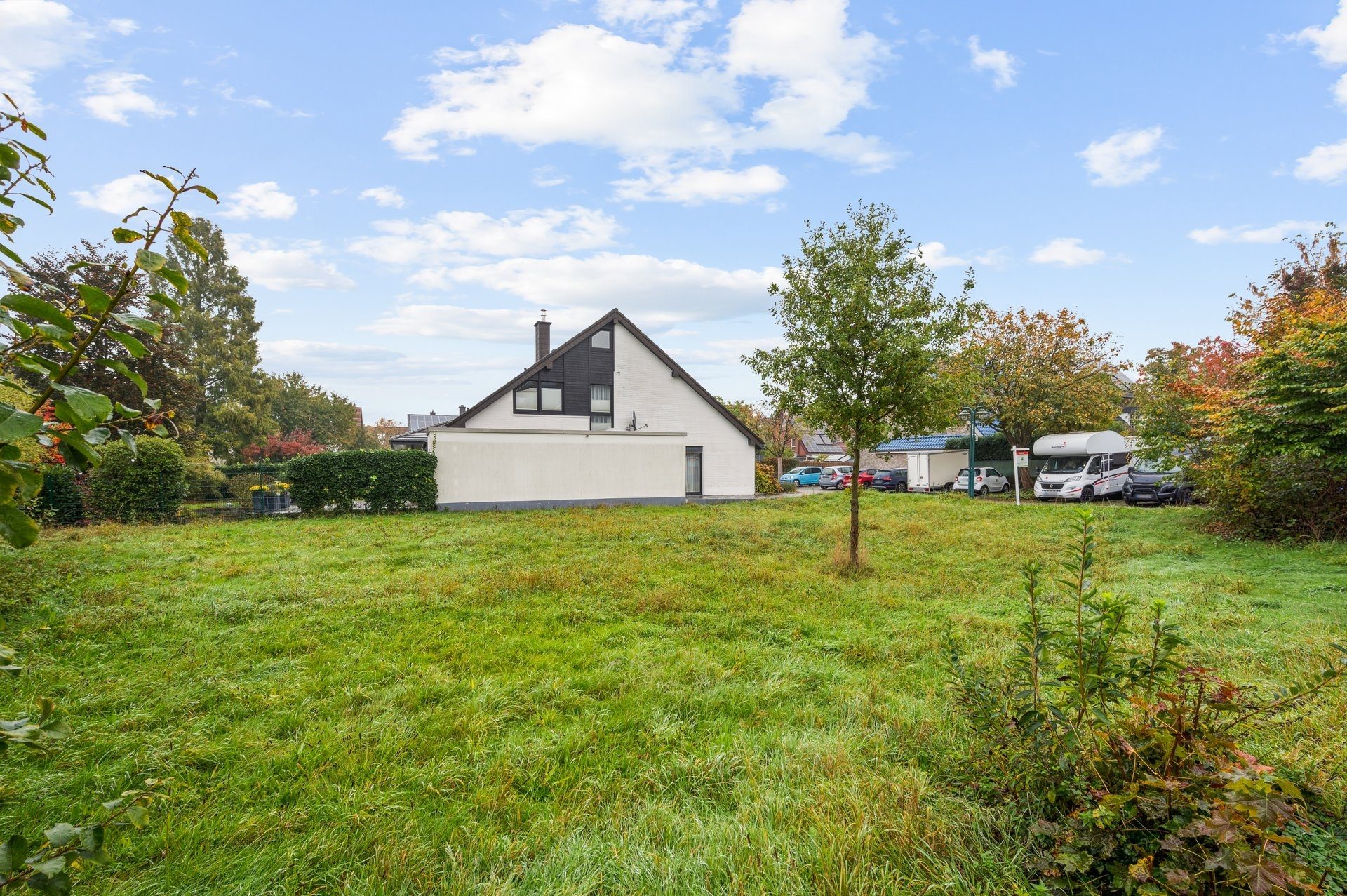 Böcker Wohnimmobilien - Immobilienangebot - Krefeld / Traar - Alle - Grundstück in Krefeld-Traar – Raum für Ideen, Wohnen und Entwicklung
