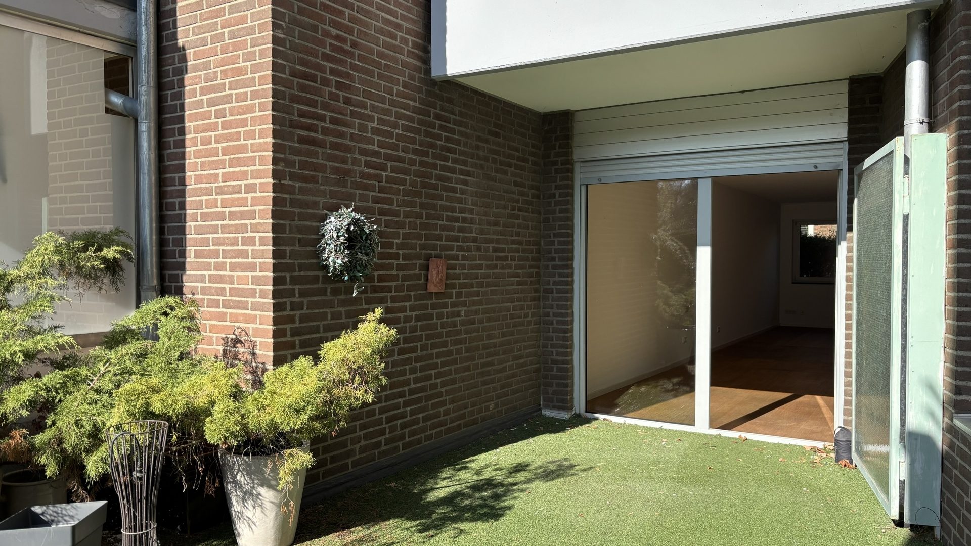 Böcker Wohnimmobilien - Immobilienangebot - Düsseldorf / Kaiserswerth - Alle - Großzügige 2-Zimmer-Wohnung zentral in Kaiserswerth