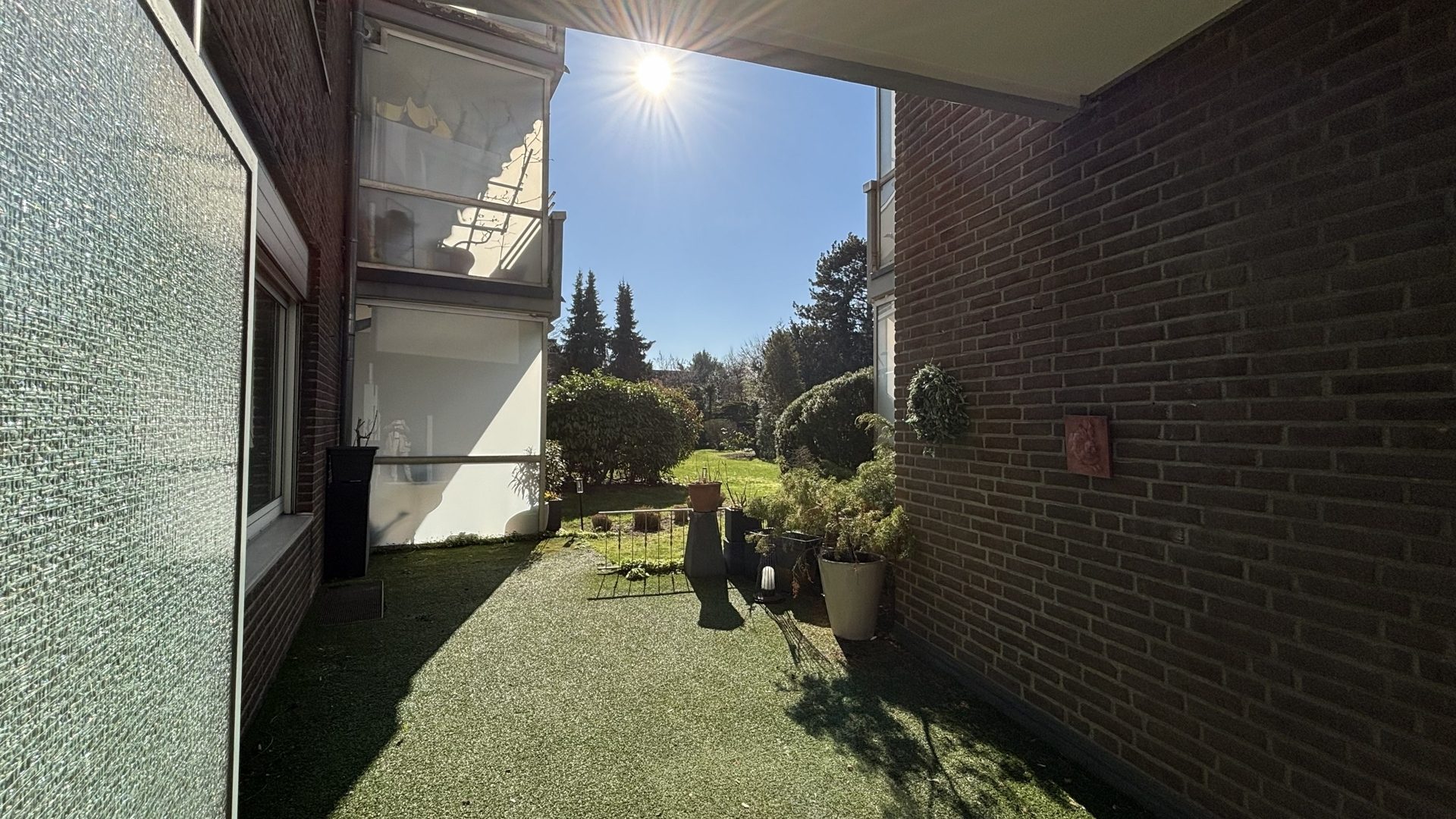 Böcker Wohnimmobilien - Immobilienangebot - Düsseldorf / Kaiserswerth - Alle - Großzügige 2-Zimmer-Wohnung zentral in Kaiserswerth