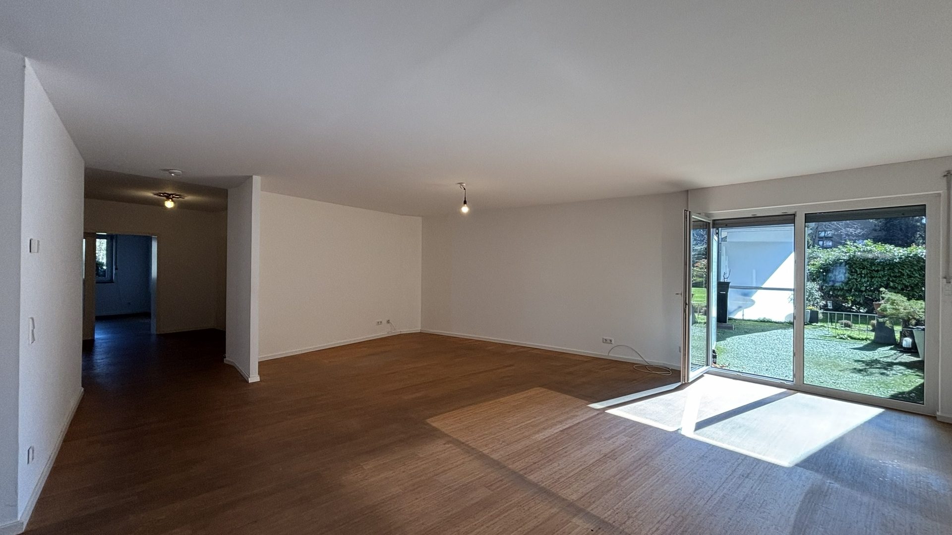 Böcker Wohnimmobilien - Immobilienangebot - Düsseldorf / Kaiserswerth - Alle - Großzügige 2-Zimmer-Wohnung zentral in Kaiserswerth