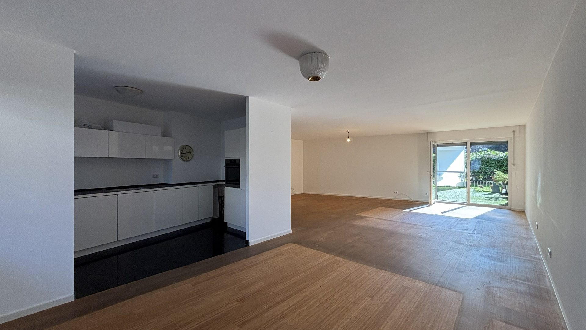 Böcker Wohnimmobilien - Immobilienangebot - Düsseldorf / Kaiserswerth - Alle - Großzügige 2-Zimmer-Wohnung zentral in Kaiserswerth