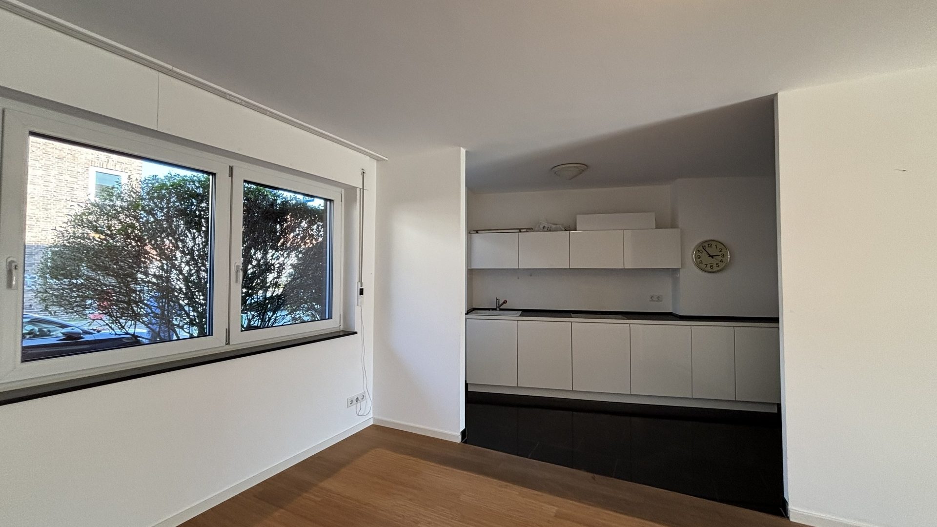 Böcker Wohnimmobilien - Immobilienangebot - Düsseldorf / Kaiserswerth - Alle - Großzügige 2-Zimmer-Wohnung zentral in Kaiserswerth