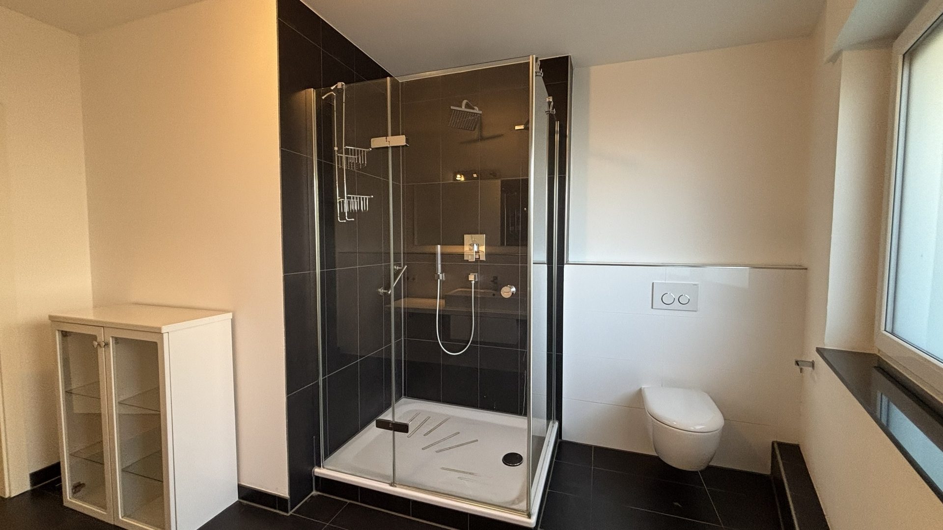 Böcker Wohnimmobilien - Immobilienangebot - Düsseldorf / Kaiserswerth - Alle - Großzügige 2-Zimmer-Wohnung zentral in Kaiserswerth