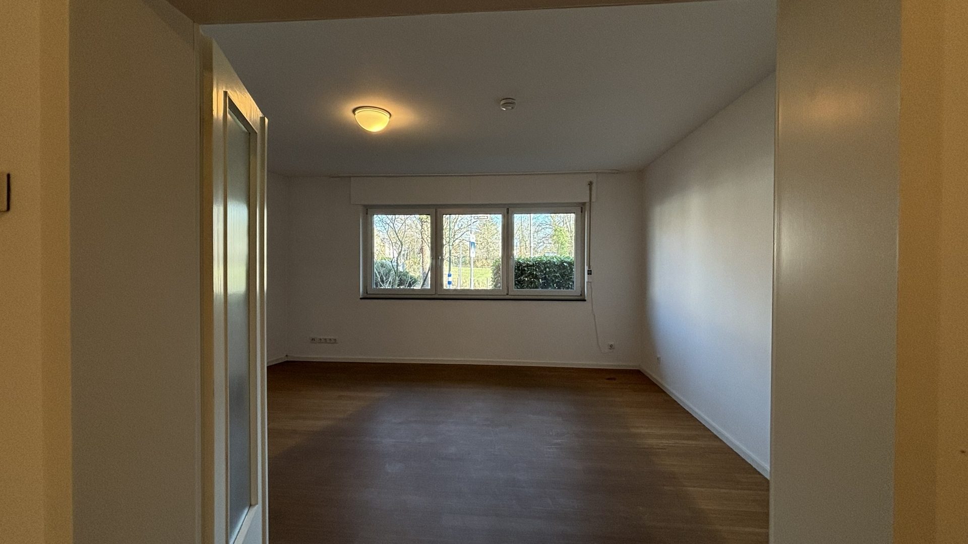 Böcker Wohnimmobilien - Immobilienangebot - Düsseldorf / Kaiserswerth - Alle - Großzügige 2-Zimmer-Wohnung zentral in Kaiserswerth