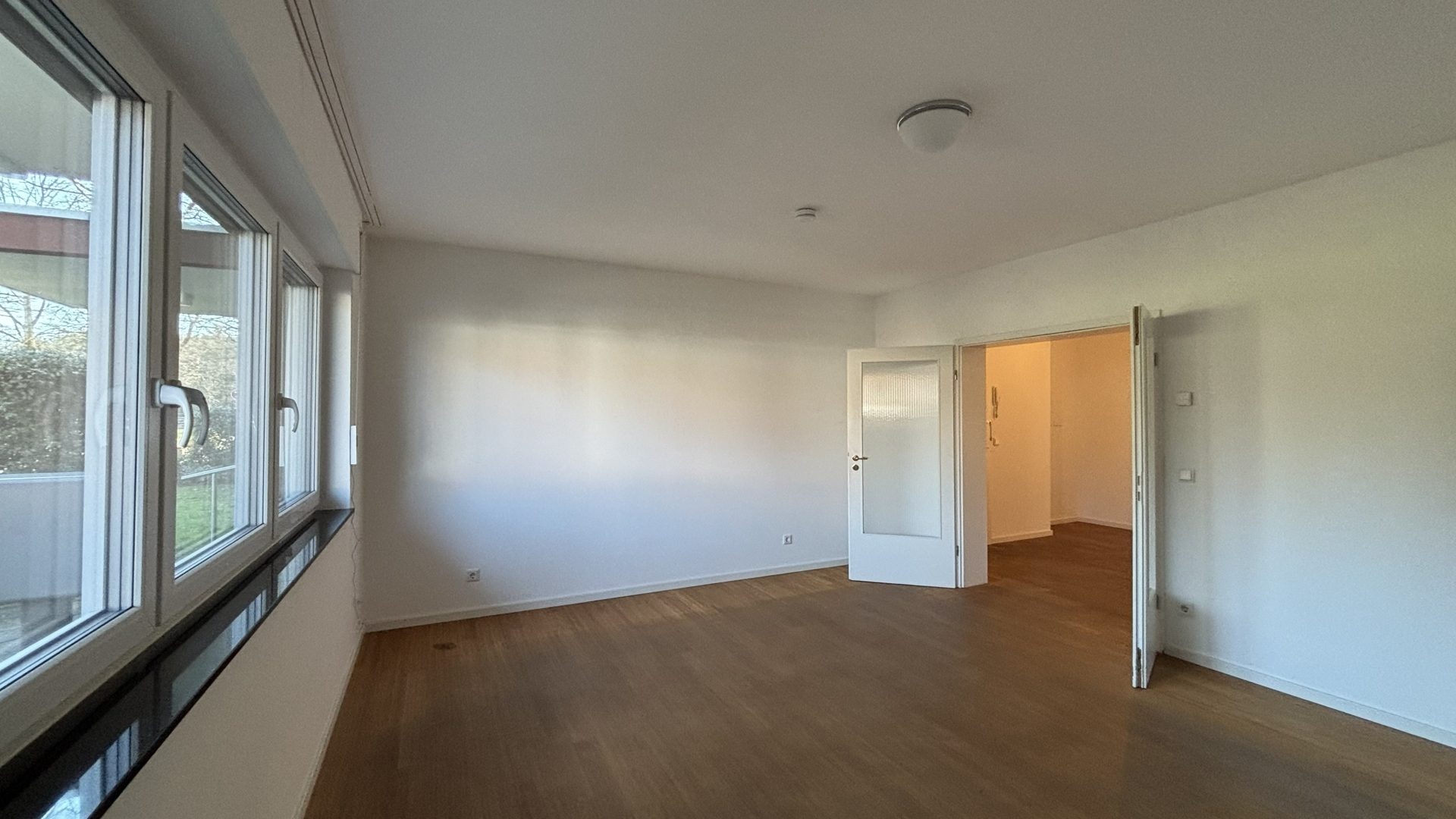 Böcker Wohnimmobilien - Immobilienangebot - Düsseldorf / Kaiserswerth - Alle - Großzügige 2-Zimmer-Wohnung zentral in Kaiserswerth