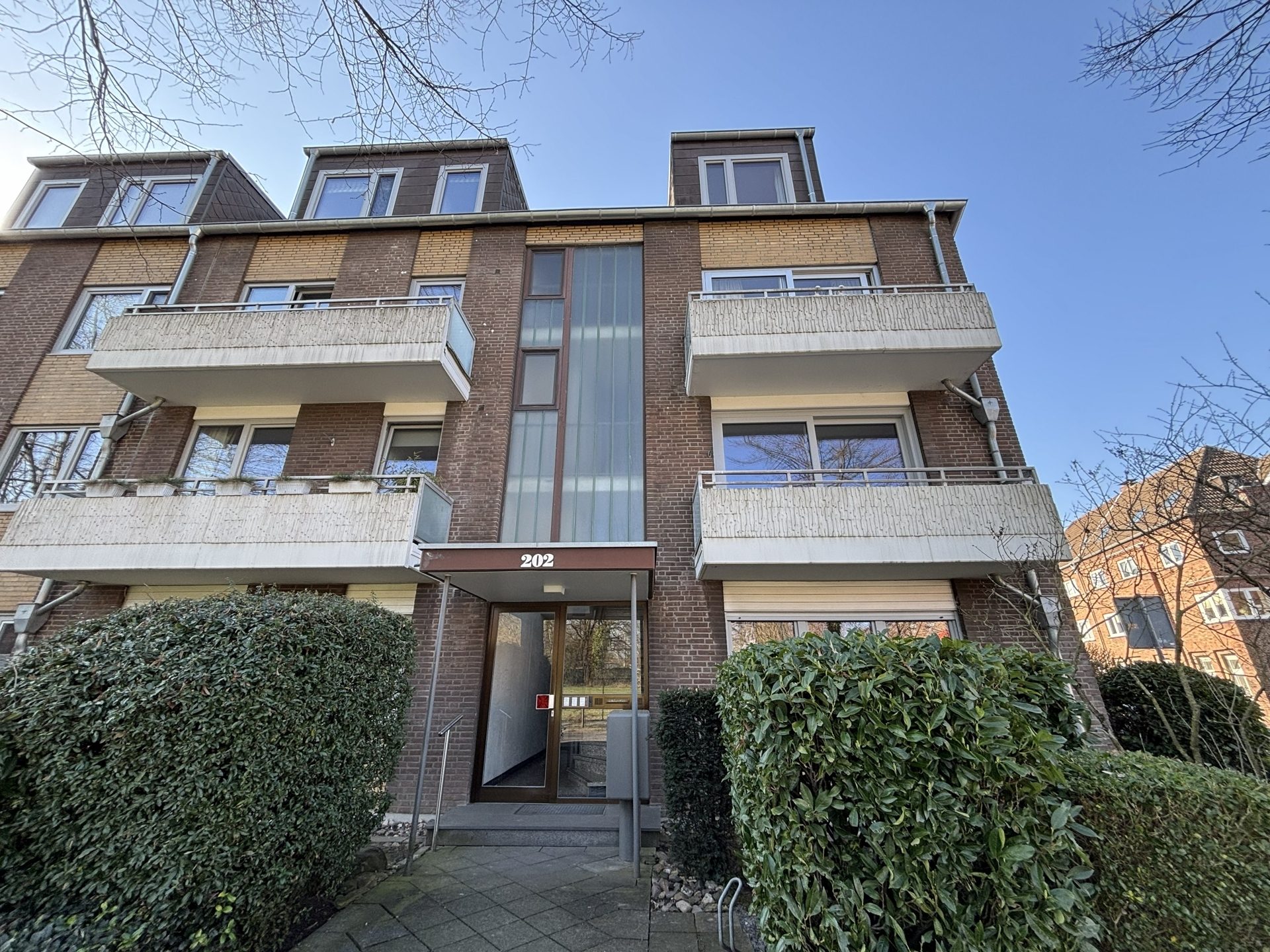 Böcker Wohnimmobilien - Immobilienangebot - Düsseldorf / Kaiserswerth - Alle - Großzügige 2-Zimmer-Wohnung zentral in Kaiserswerth