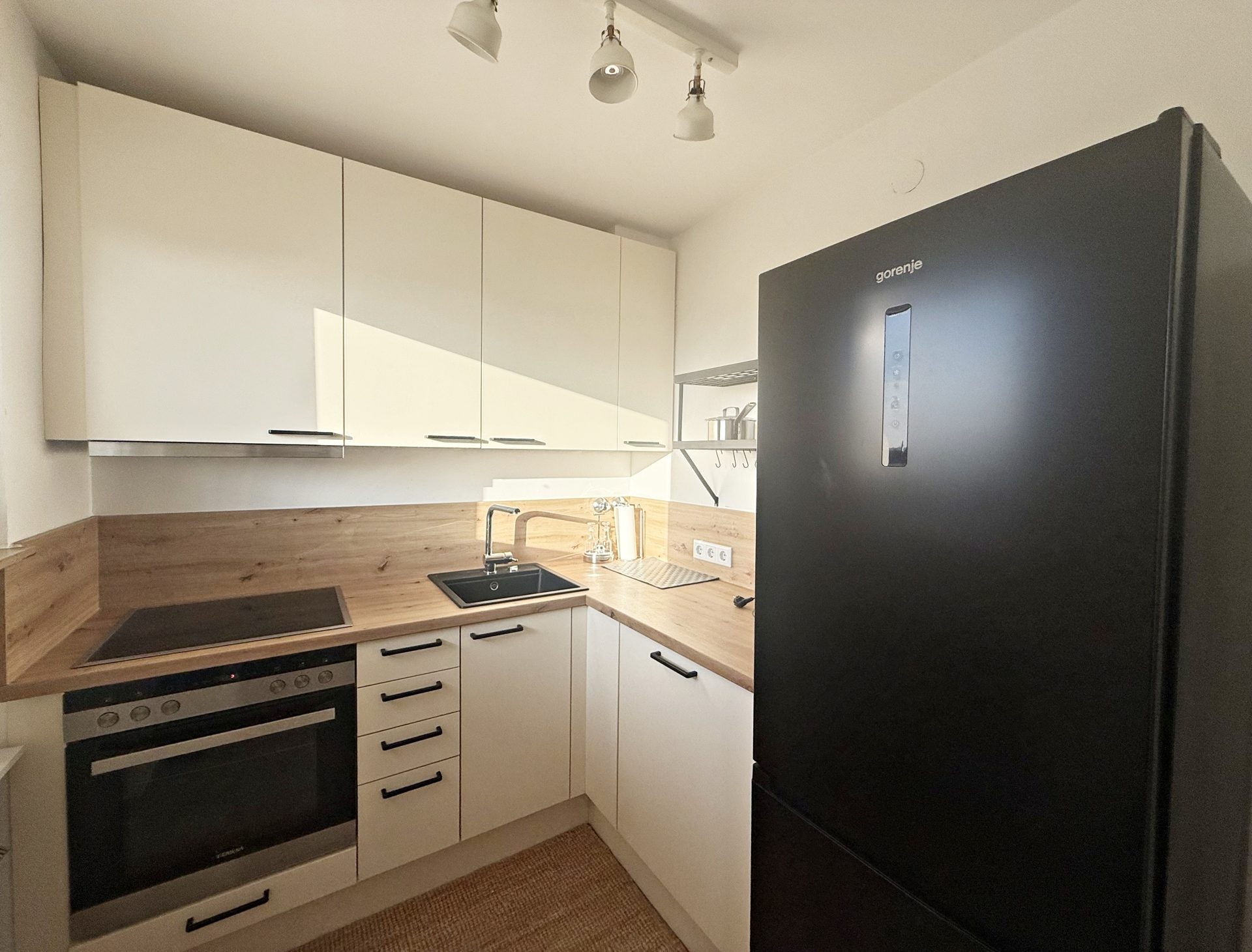 Böcker Wohnimmobilien - Immobilienangebot - Meerbusch - Alle - Möblierte 1-Zimmer-Wohnung mit Balkon in begehrter Lage von Meerbusch-Büderich