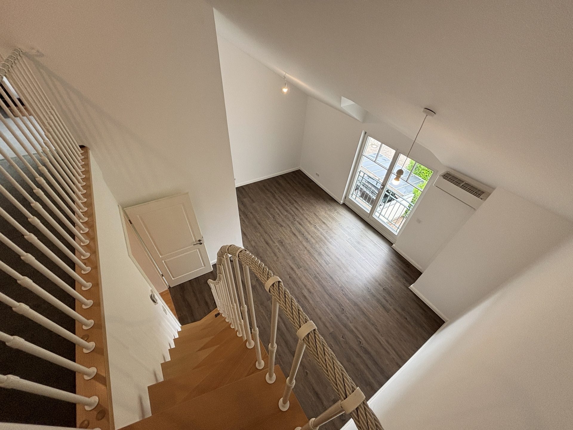 Böcker Wohnimmobilien - Immobilienangebot - Düsseldorf / Kaiserswerth - Alle - Life Style Townhouse im Herzen von Kaiserswerth! Junge 6-Zi-Stadtoase für Familien!