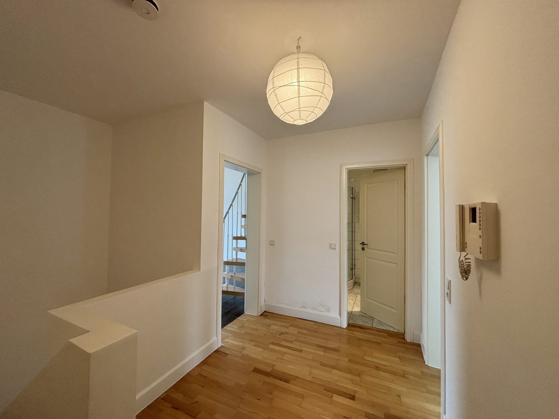 Böcker Wohnimmobilien - Immobilienangebot - Düsseldorf / Kaiserswerth - Alle - Life Style Townhouse im Herzen von Kaiserswerth! Junge 6-Zi-Stadtoase für Familien!