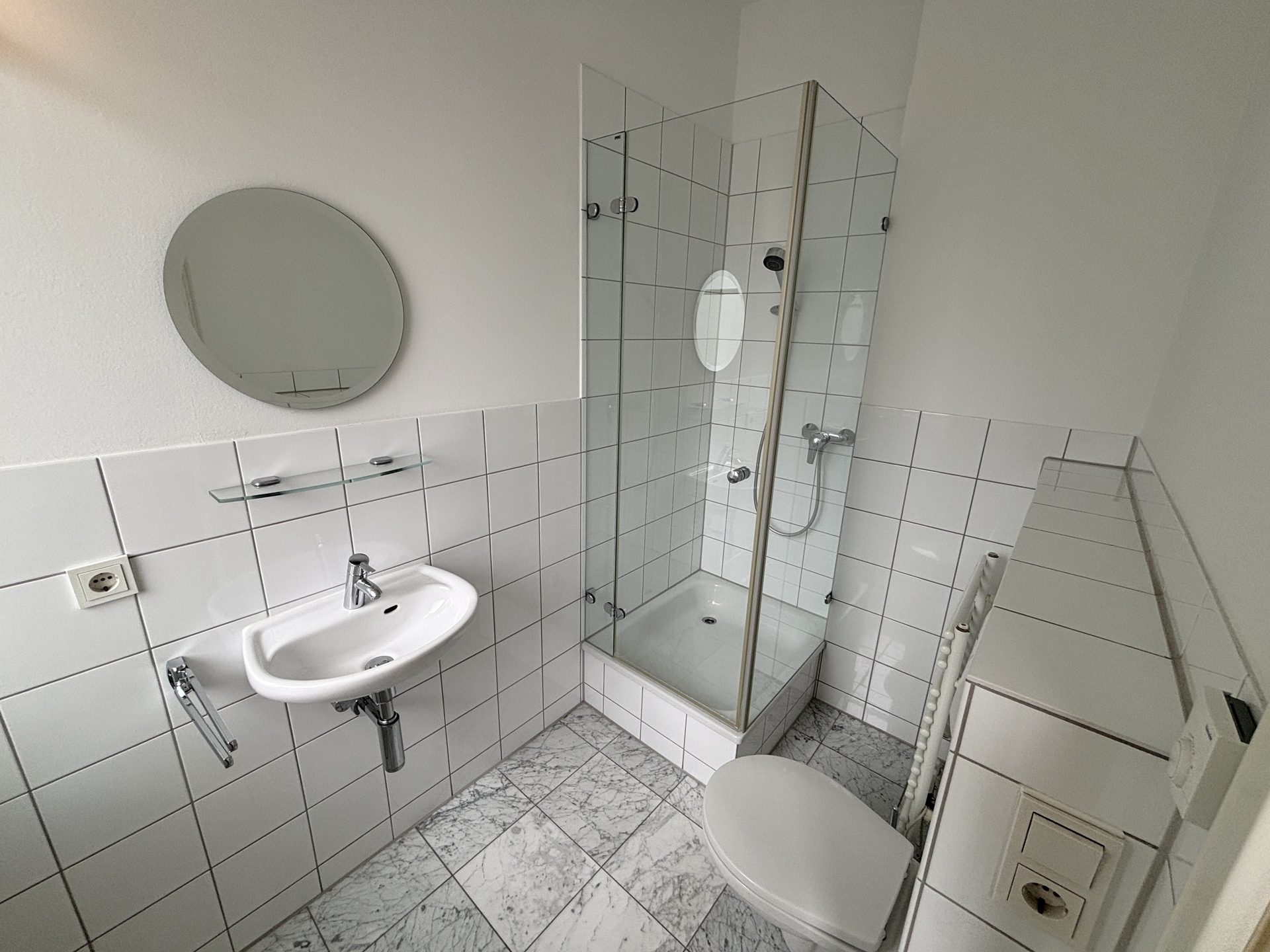 Böcker Wohnimmobilien - Immobilienangebot - Düsseldorf / Kaiserswerth - Alle - Life Style Townhouse im Herzen von Kaiserswerth! Junge 6-Zi-Stadtoase für Familien!