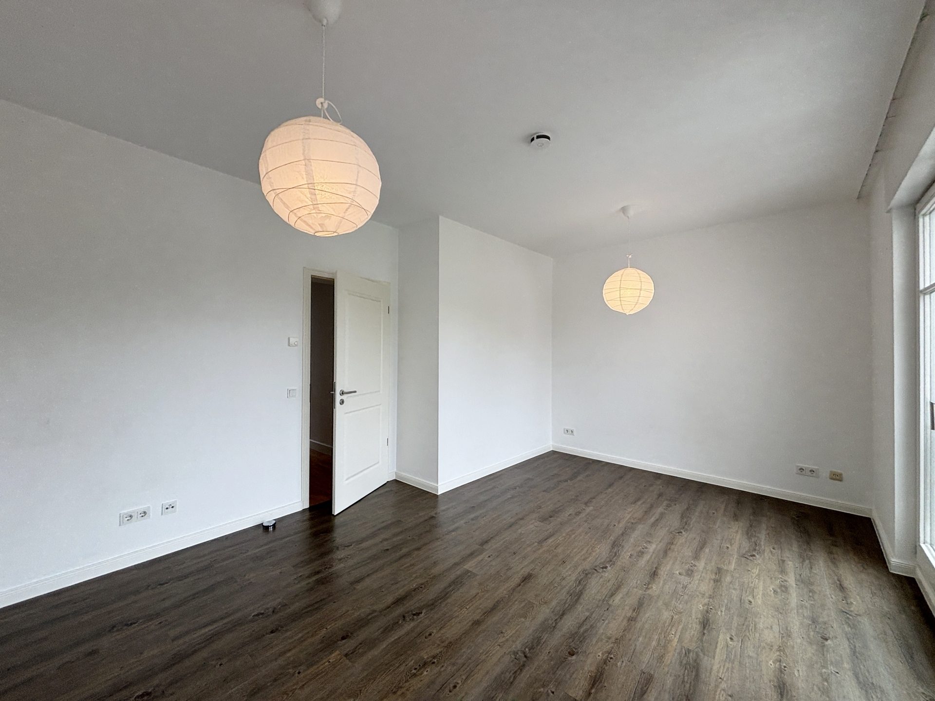 Böcker Wohnimmobilien - Immobilienangebot - Düsseldorf / Kaiserswerth - Alle - Life Style Townhouse im Herzen von Kaiserswerth! Junge 6-Zi-Stadtoase für Familien!
