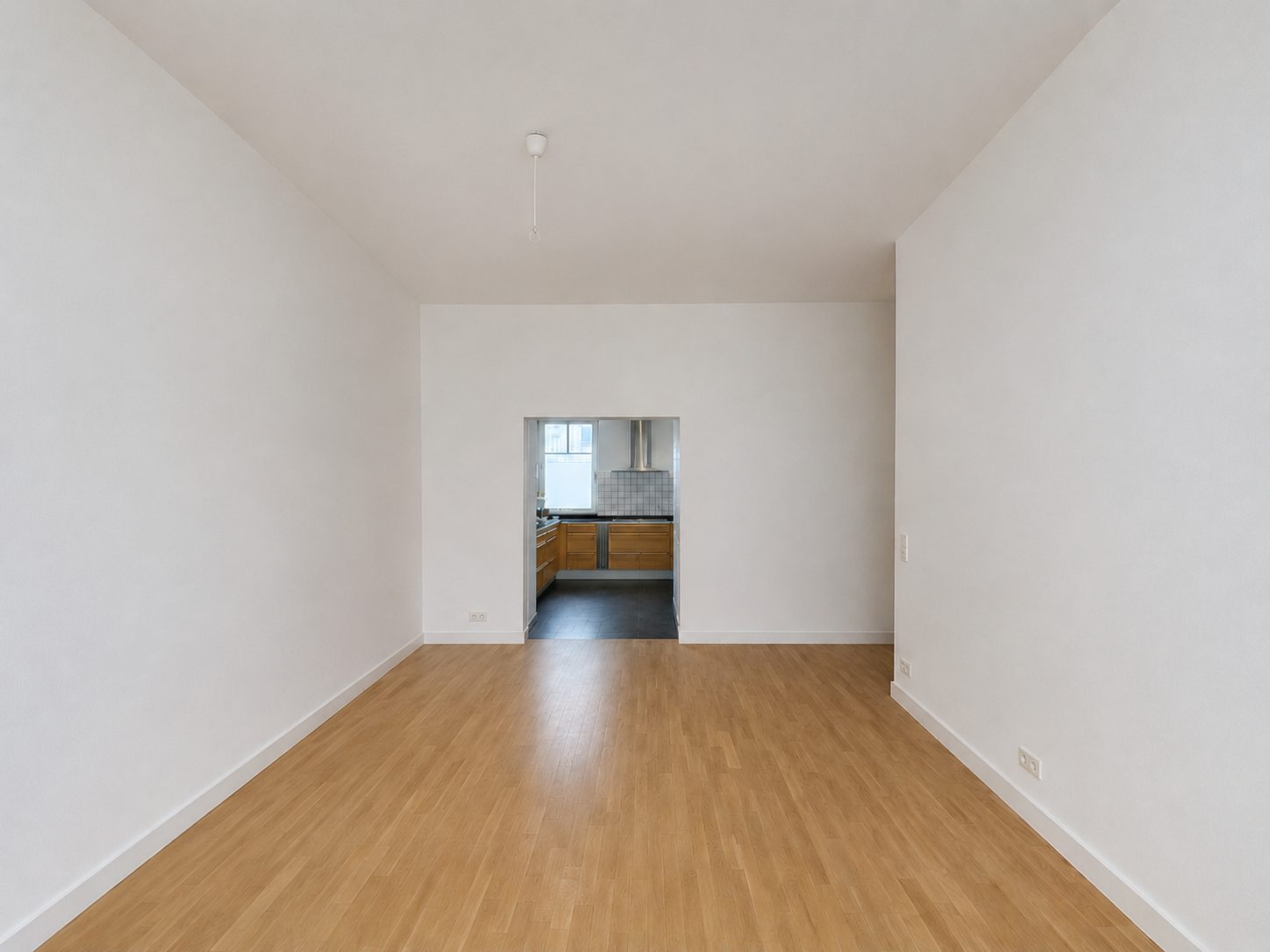 Böcker Wohnimmobilien - Immobilienangebot - Düsseldorf / Kaiserswerth - Alle - Life Style Townhouse im Herzen von Kaiserswerth! Junge 6-Zi-Stadtoase für Familien!