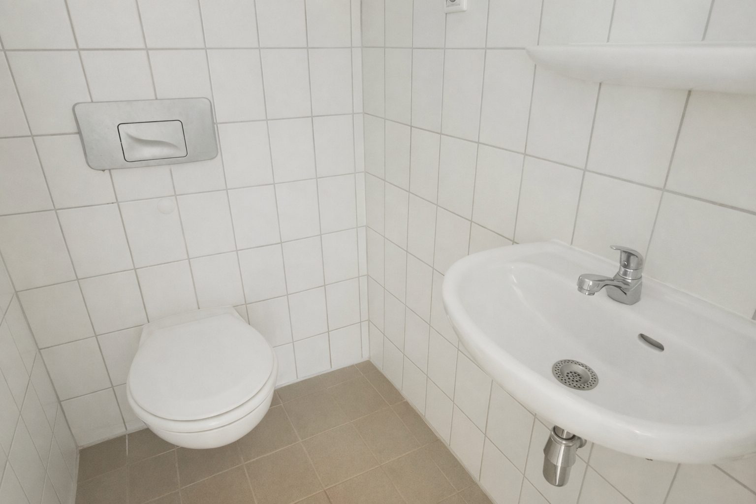 Böcker Wohnimmobilien - Immobilienangebot - Düsseldorf / Kaiserswerth - Alle - Familienfreundliche 4,5 Zi.-Wohnung  mit Balkon. Wintergarten, Grünblick, in Nähe Rhein & ISD