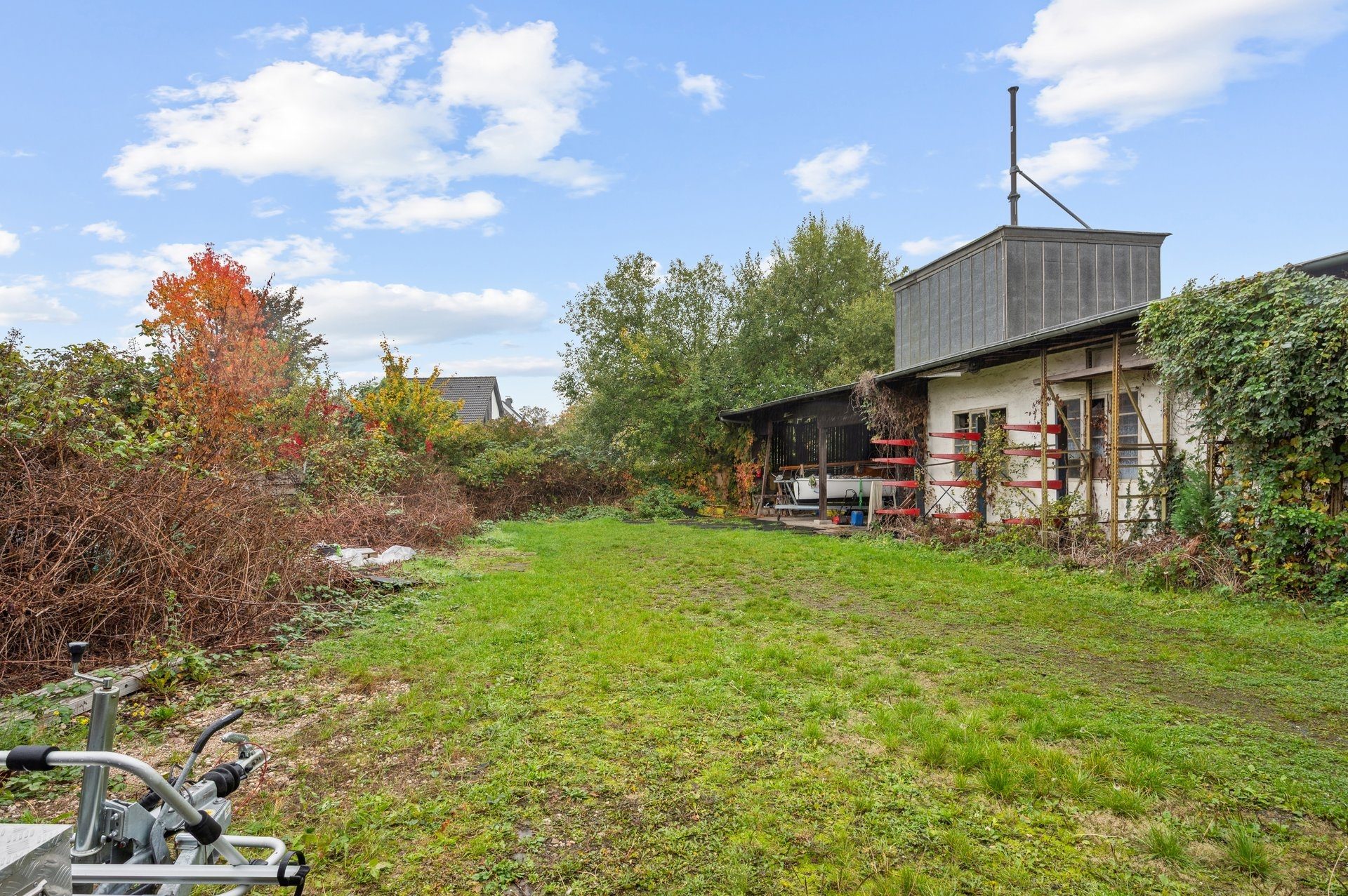 Böcker Wohnimmobilien - Immobilienangebot - Krefeld / Traar - Alle - Grundstück in Krefeld-Traar – Raum für Ideen, Wohnen und Entwicklung