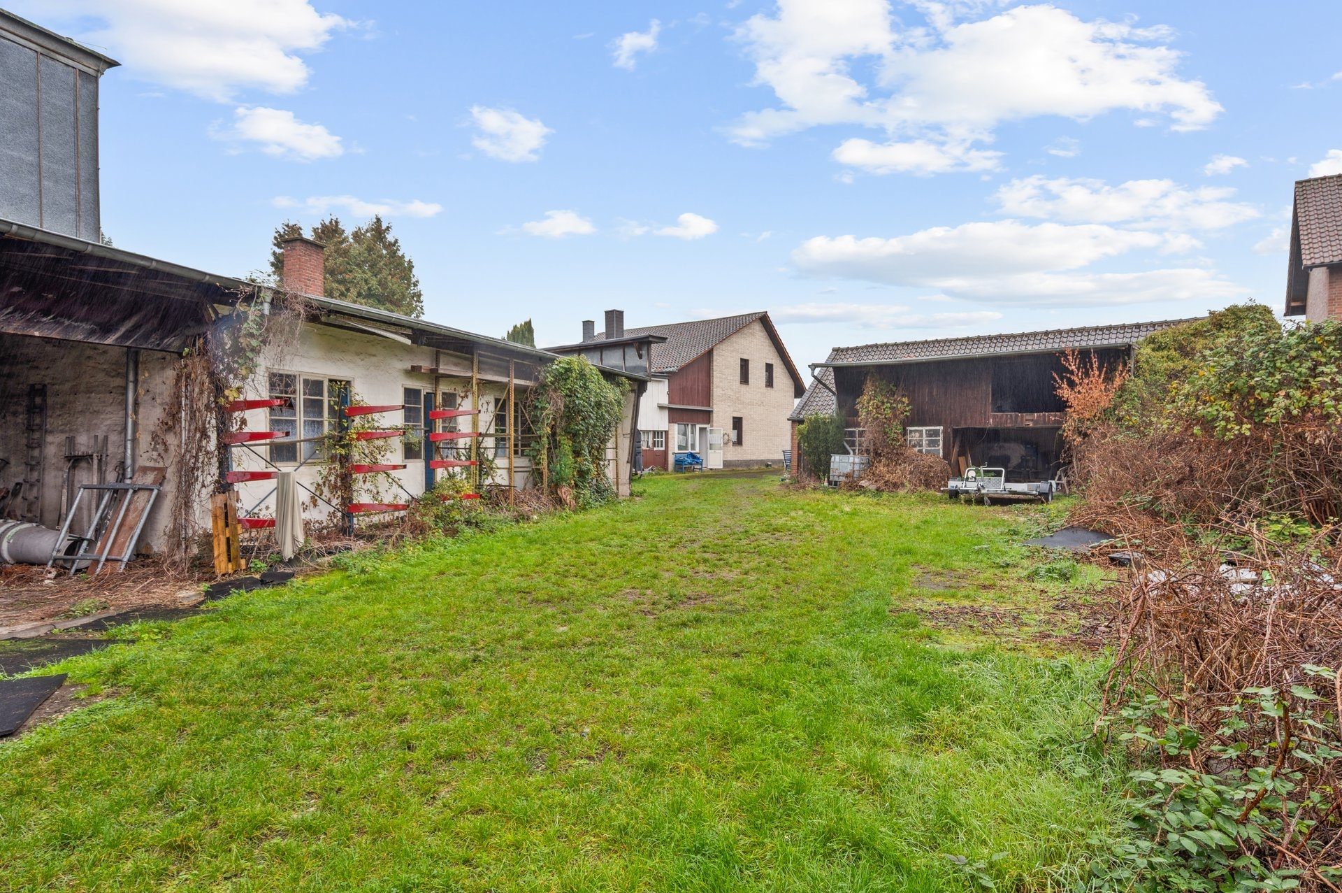 Böcker Wohnimmobilien - Immobilienangebot - Krefeld / Traar - Alle - Grundstück in Krefeld-Traar – Raum für Ideen, Wohnen und Entwicklung