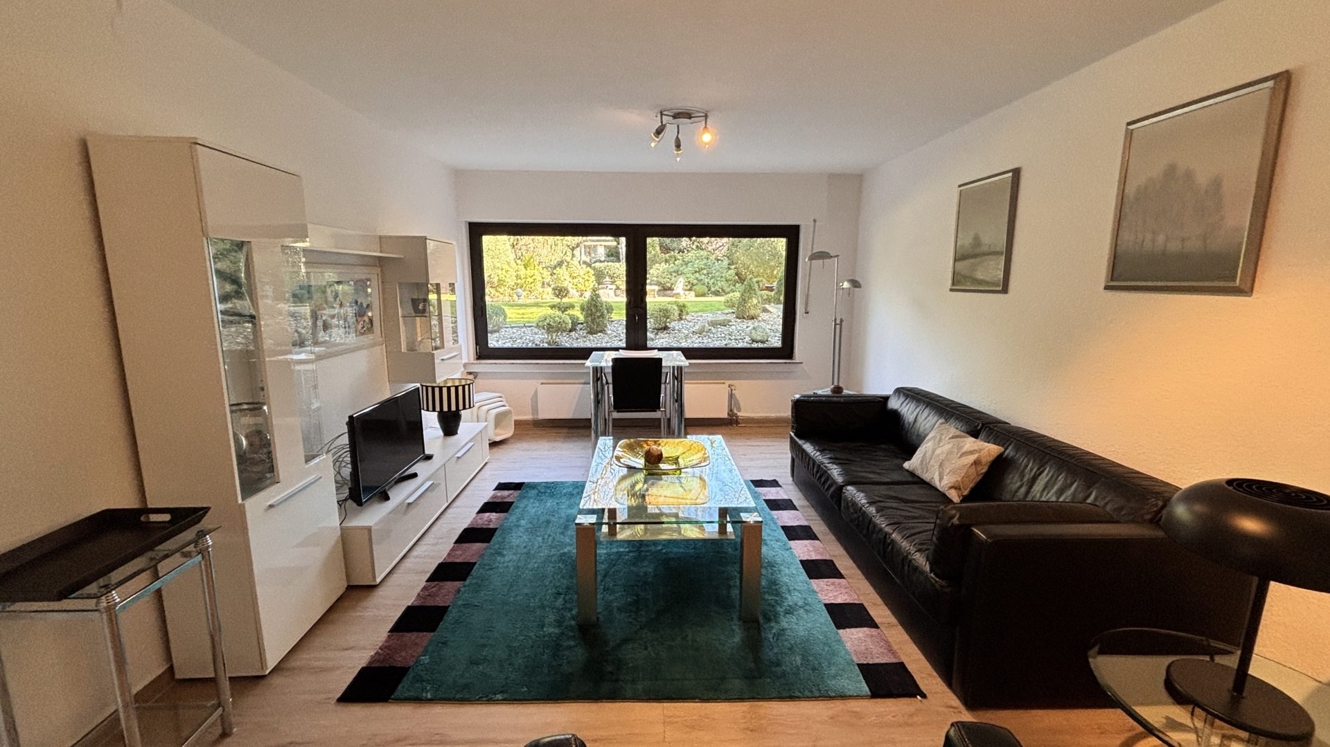 Böcker Wohnimmobilien - Immobilienangebot - Ratingen - Alle - Äußerst gepflegte und geräumige Stadtvilla in ruhiger Lage mit großem parkähnlichem Garten