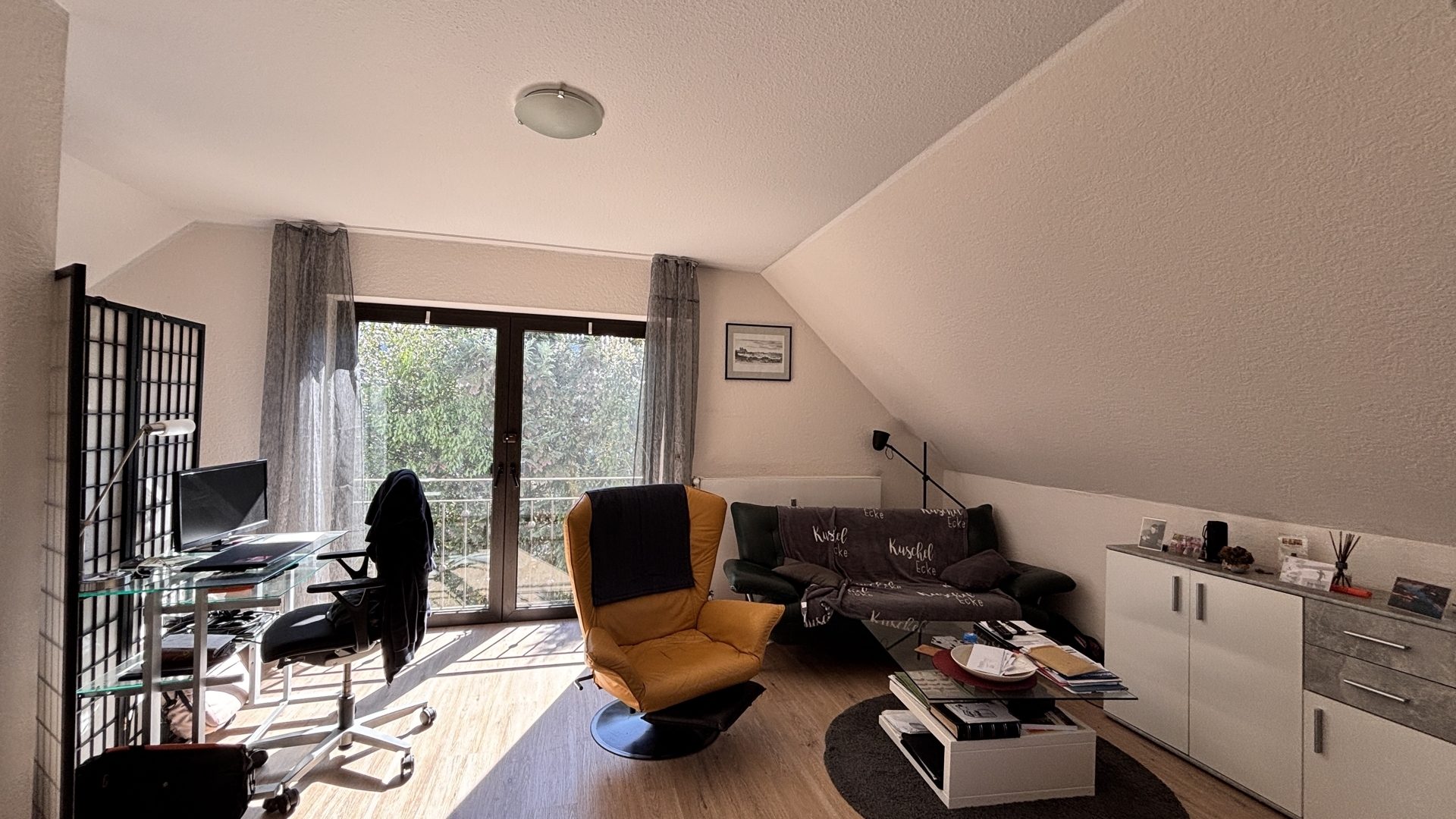 Böcker Wohnimmobilien - Immobilienangebot - Ratingen - Alle - Äußerst gepflegte und geräumige Stadtvilla in ruhiger Lage mit großem parkähnlichem Garten