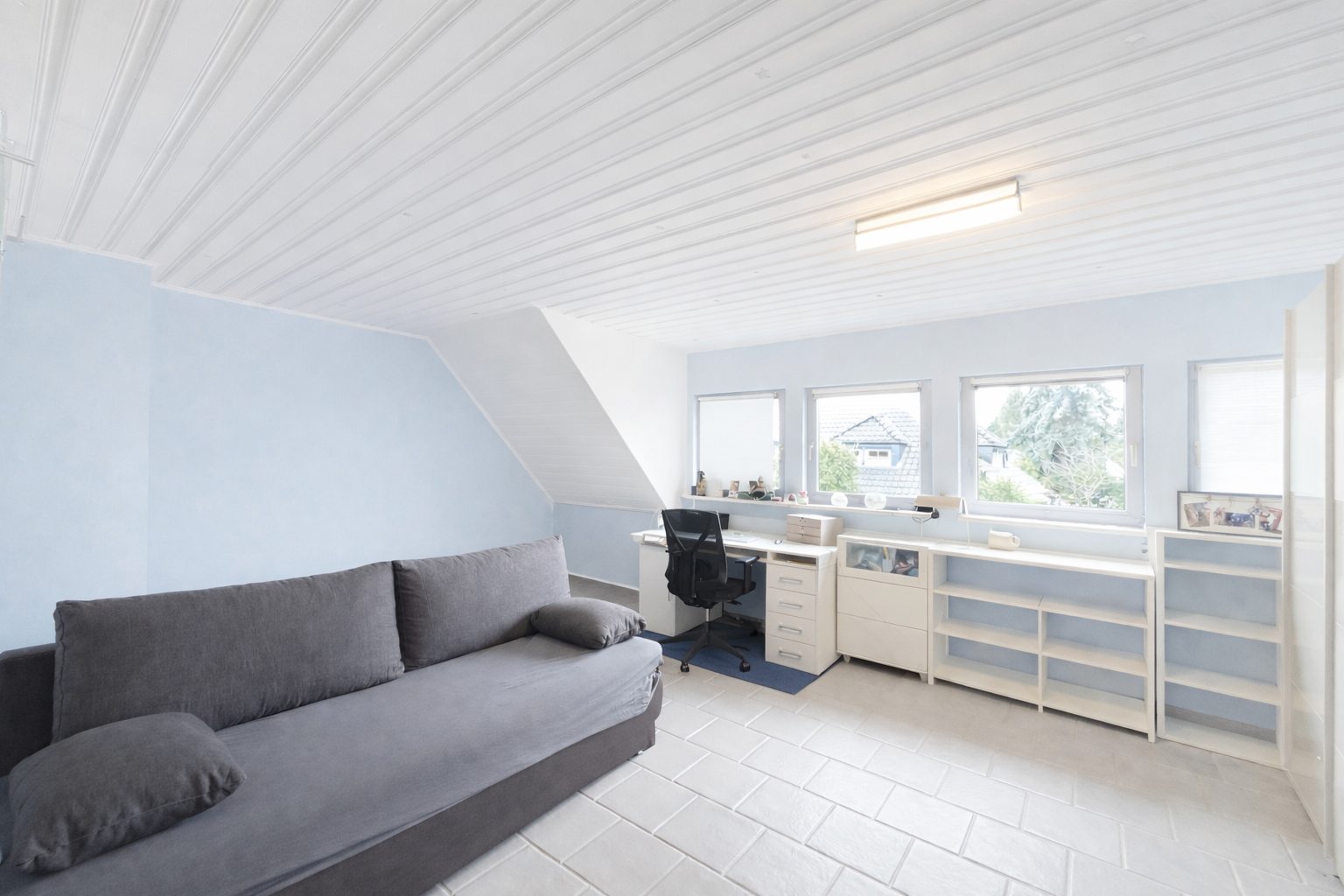Böcker Wohnimmobilien - Immobilienangebot - Ratingen - Alle - Freistehendes Einfamilienhaus mit großem Garten und viel Potenzial für Familien
