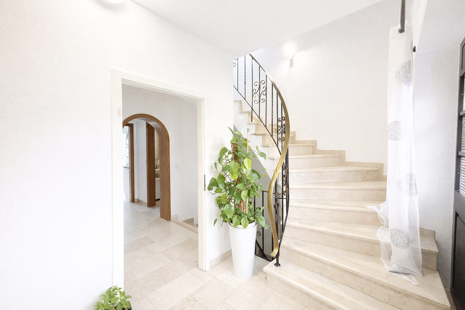 Böcker Wohnimmobilien - Immobilienangebot - Ratingen - Alle - Freistehendes Einfamilienhaus mit großem Garten und viel Potenzial für Familien