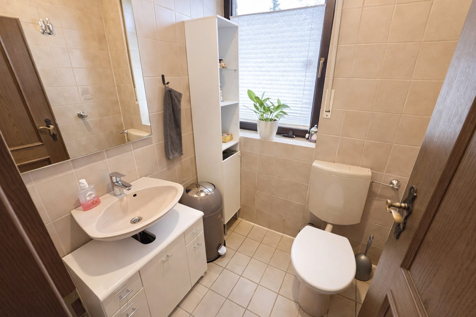 Böcker Wohnimmobilien - Immobilienangebot - Ratingen - Alle - Freistehendes Einfamilienhaus mit großem Garten und viel Potenzial für Familien