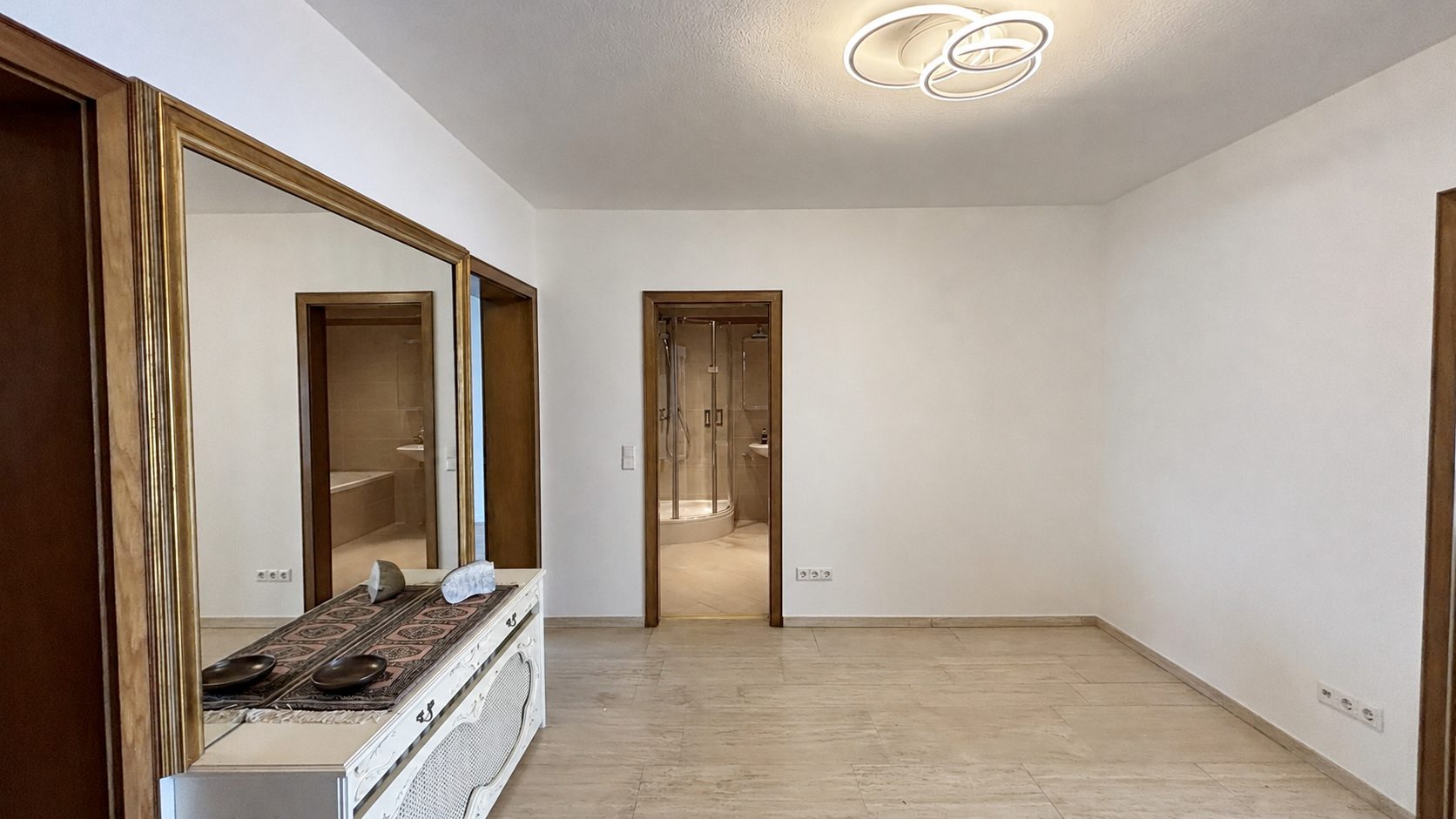 Böcker Wohnimmobilien - Immobilienangebot - Düsseldorf / Wittlaer - Alle - Ihr neues Zuhause am Rhein