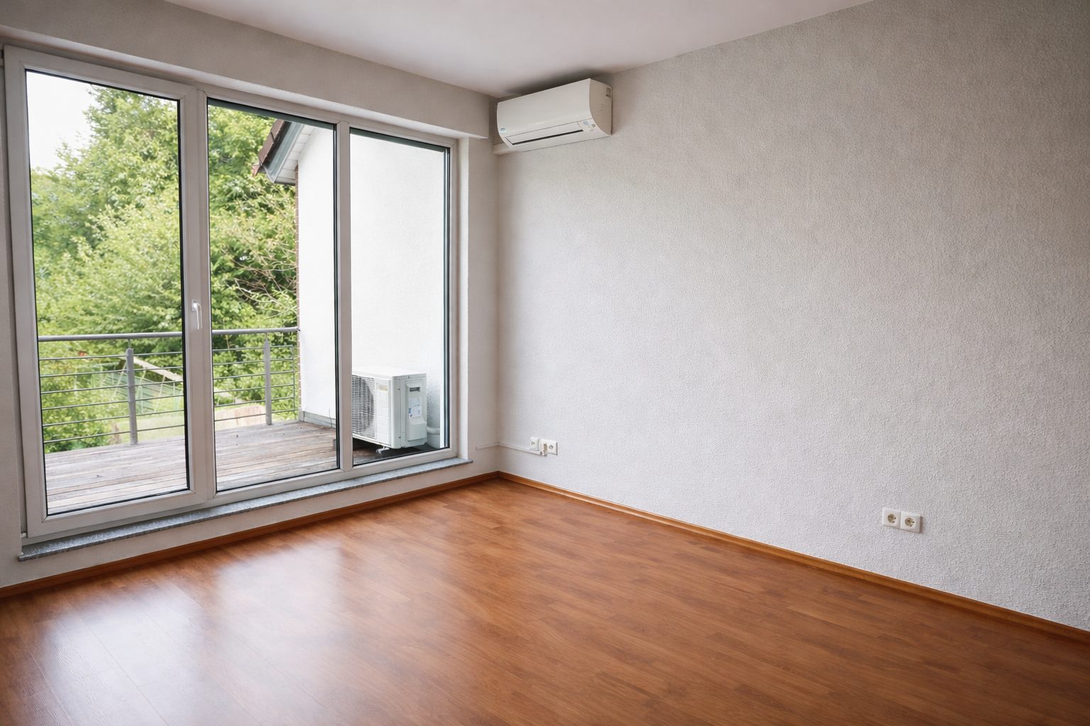 Böcker Wohnimmobilien - Immobilienangebot - Düsseldorf / Lohausen - Alle - Exklusives Townhouse in sehr guter Lage! Vollklimatisiert und neue EBK - Nähe der ISD